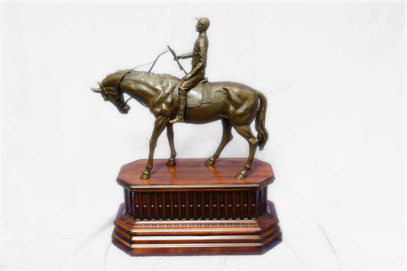 JOCKEY RIDING HORSE BRONZE STATUE FIGURE FIGURIN HOT CAST MARBLE BASE SCULPTURE