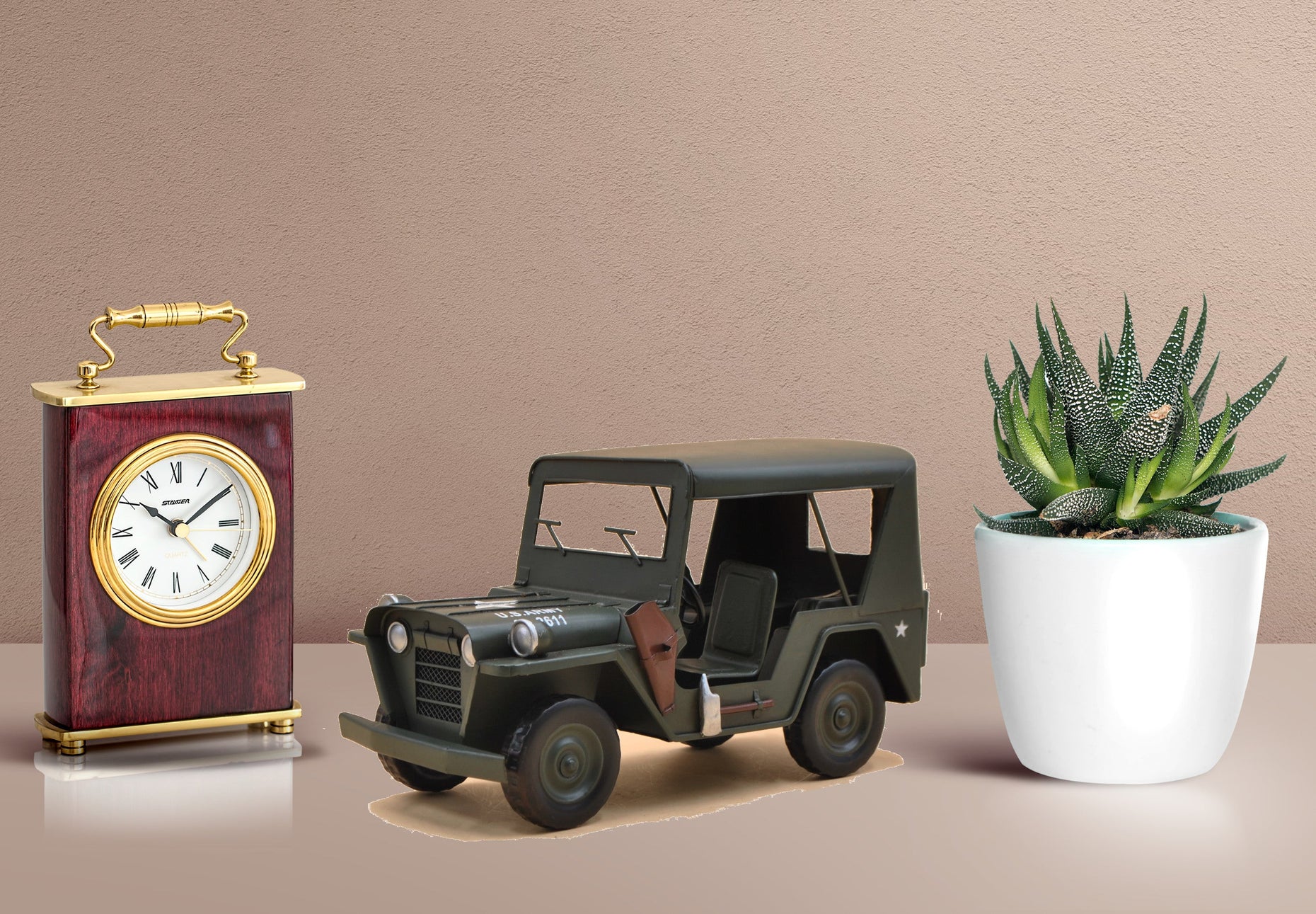 Retro Antique Military Jeep Model 1941 Army Jeep 1:12-scale