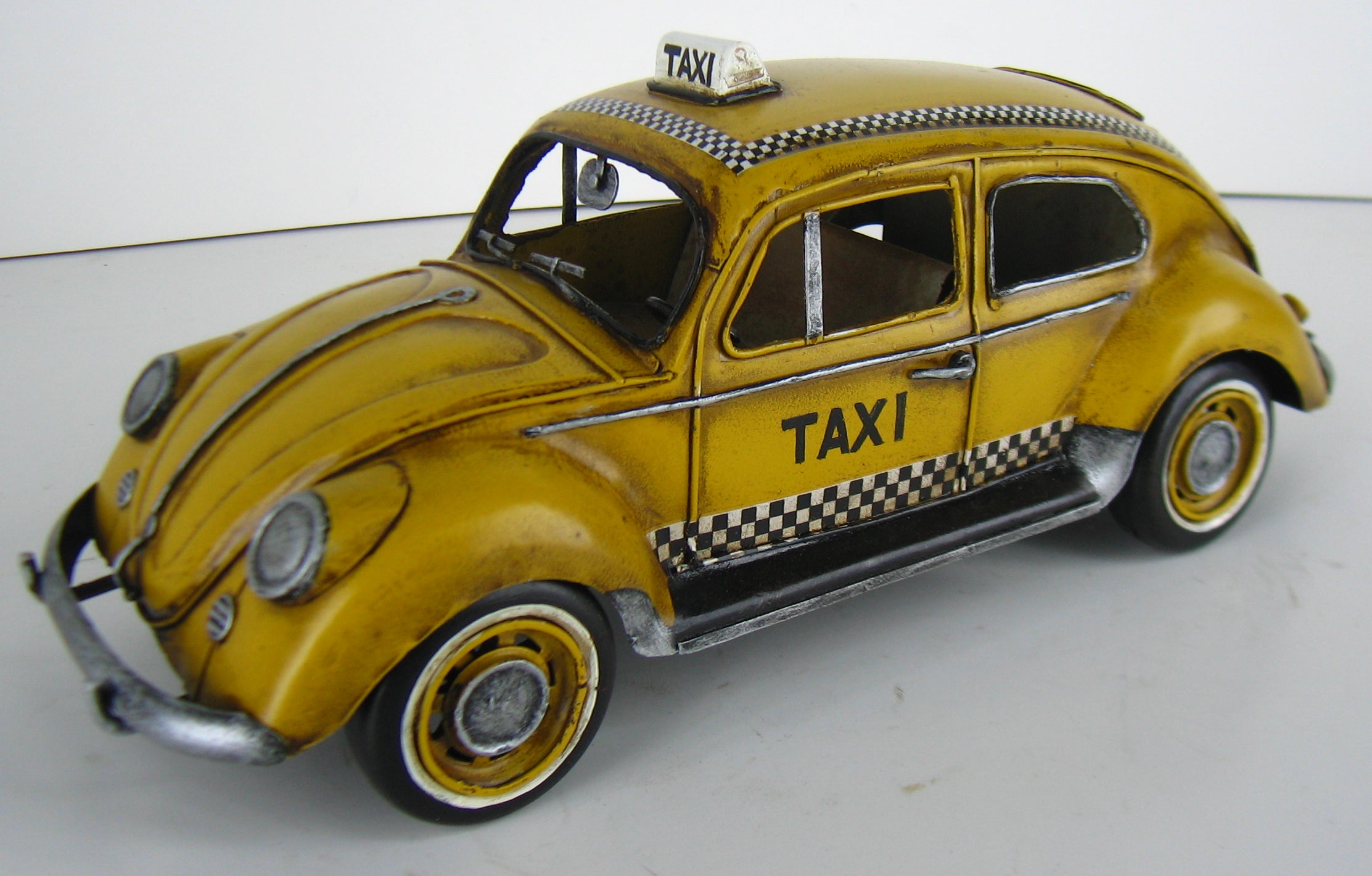 1934 VW Volkswagen Beetle Checker Taxi Car 1:12 Scale