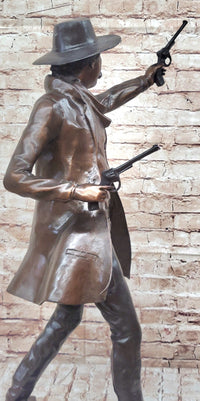 Wyatt Earp Gunslinger Wild West Sheriff Dual Pistols Bronze