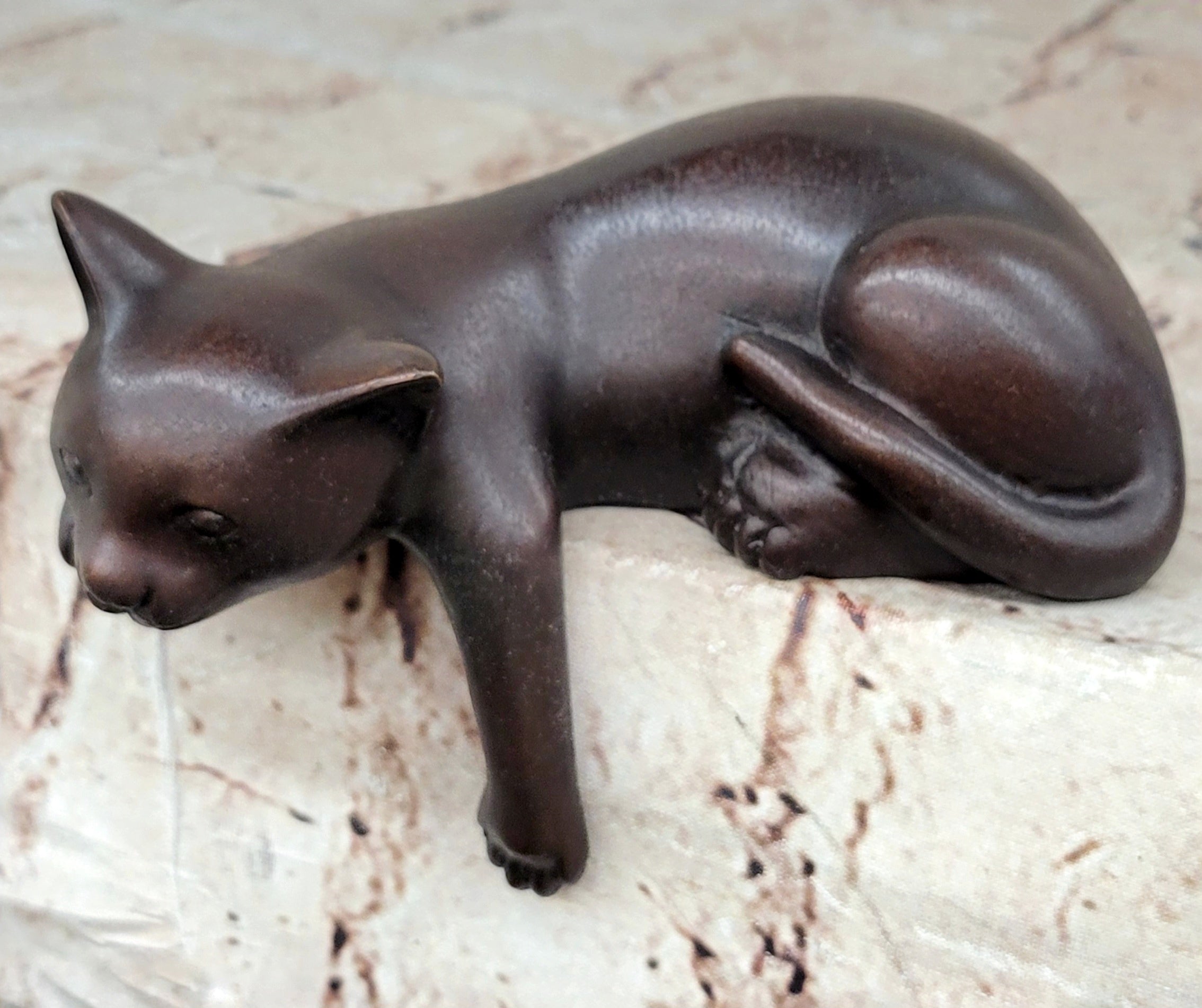 Lazy Cat Bronze – Minimalist Sleeping Kitty Signed Nardini