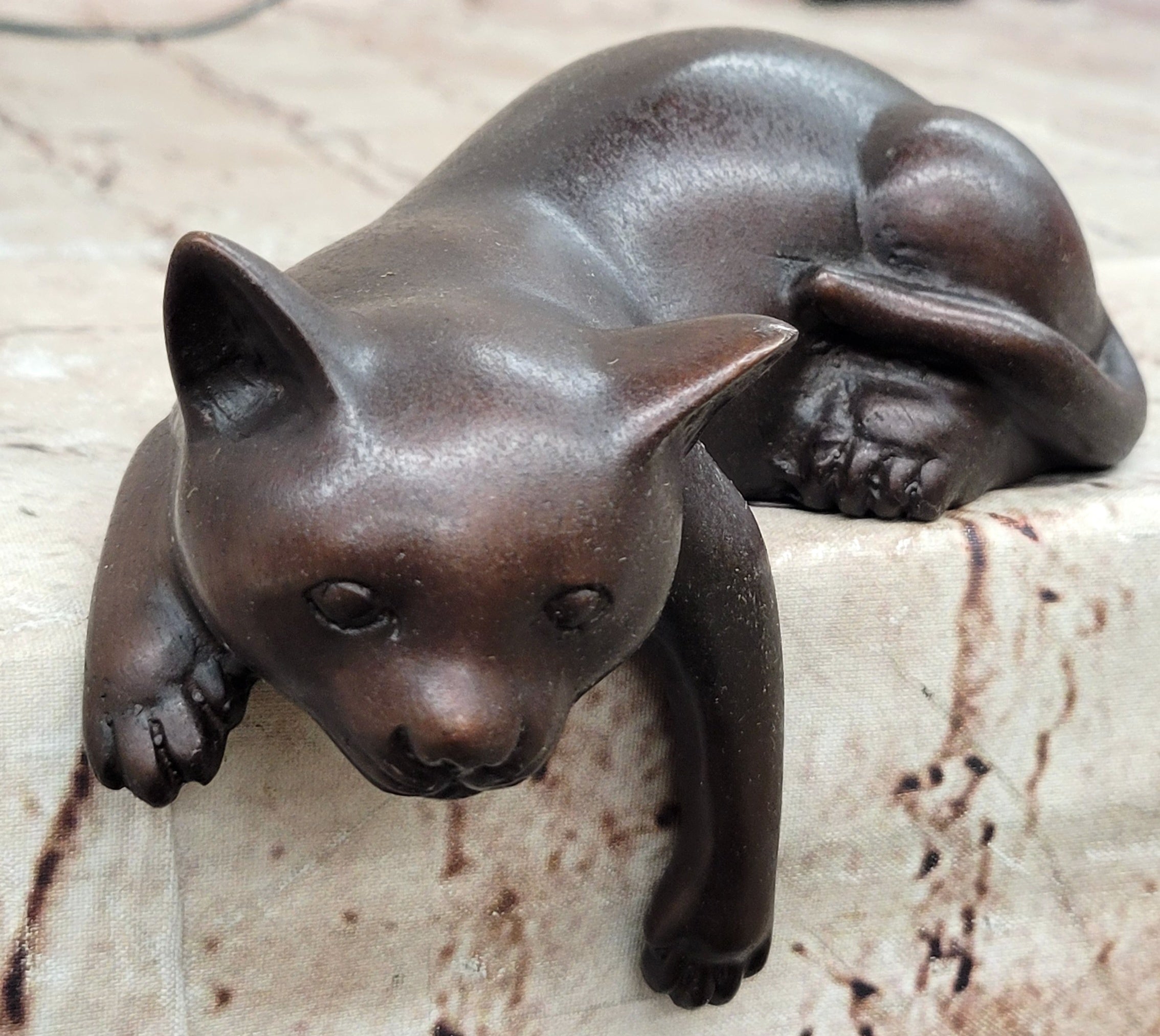 Lazy Cat Bronze – Minimalist Sleeping Kitty Signed Nardini
