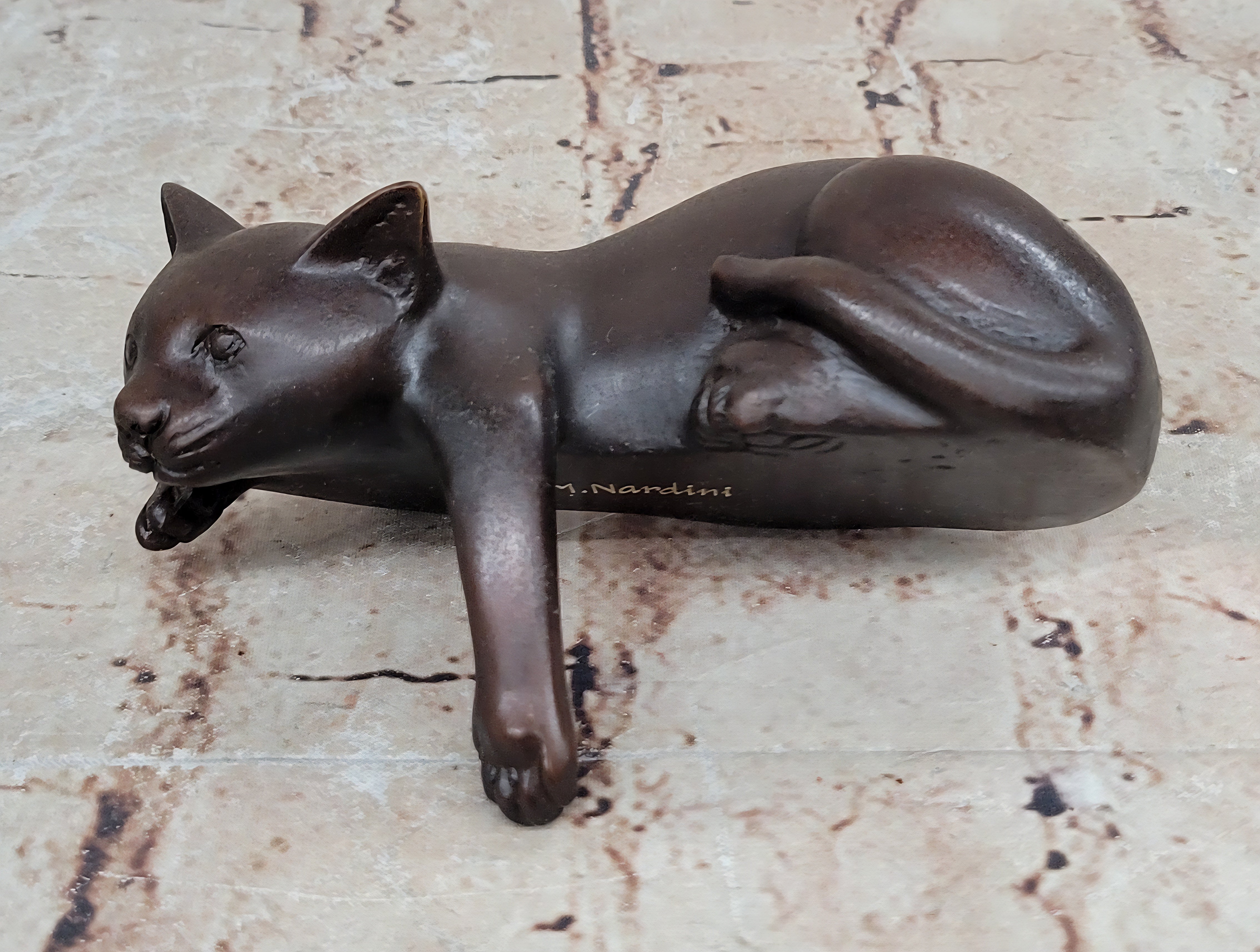 Lazy Cat Bronze – Minimalist Sleeping Kitty Signed Nardini