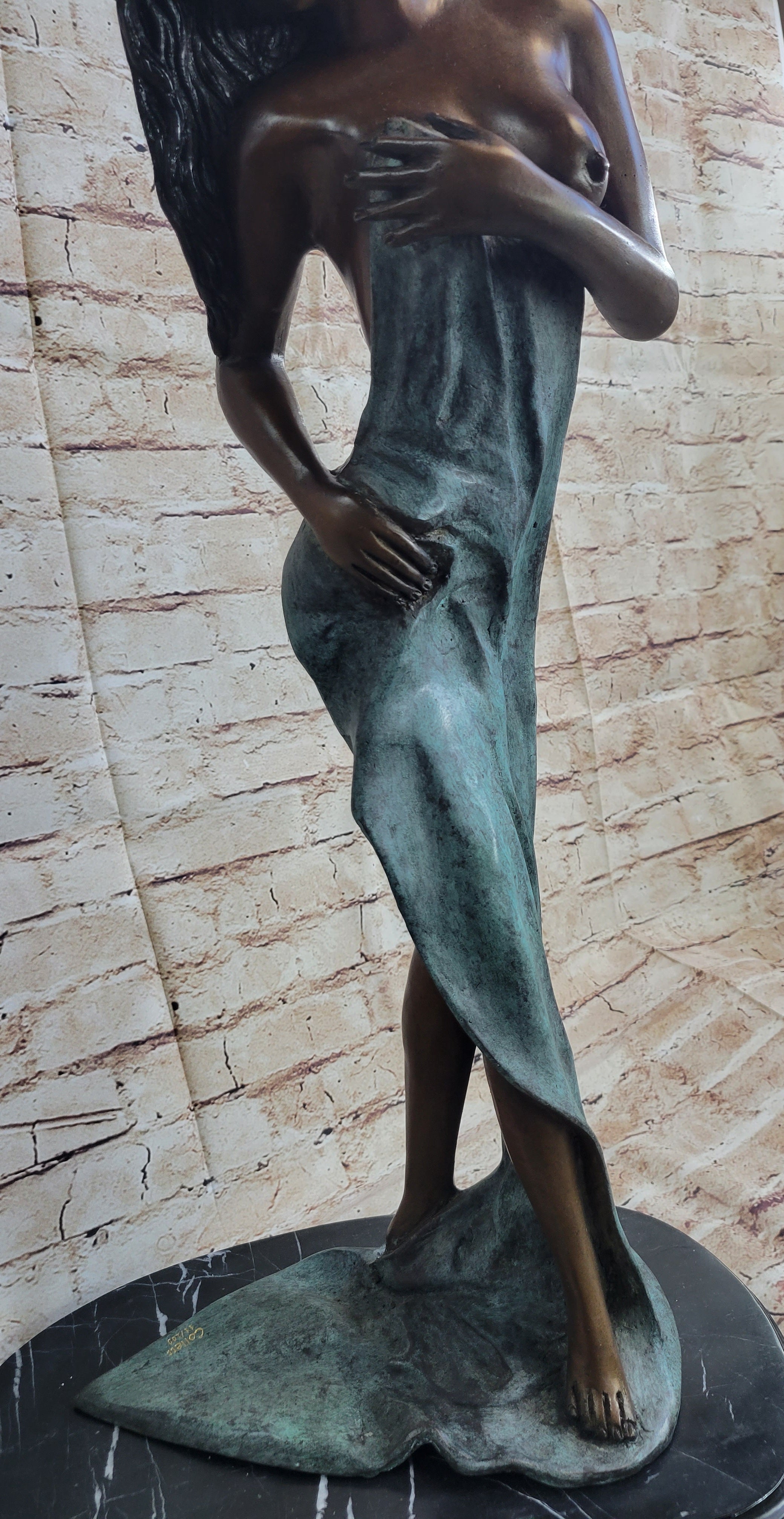 Sensual Bronze Maiden with Flowing Wrap – Elegant Nude Sculpture on Marble Base
