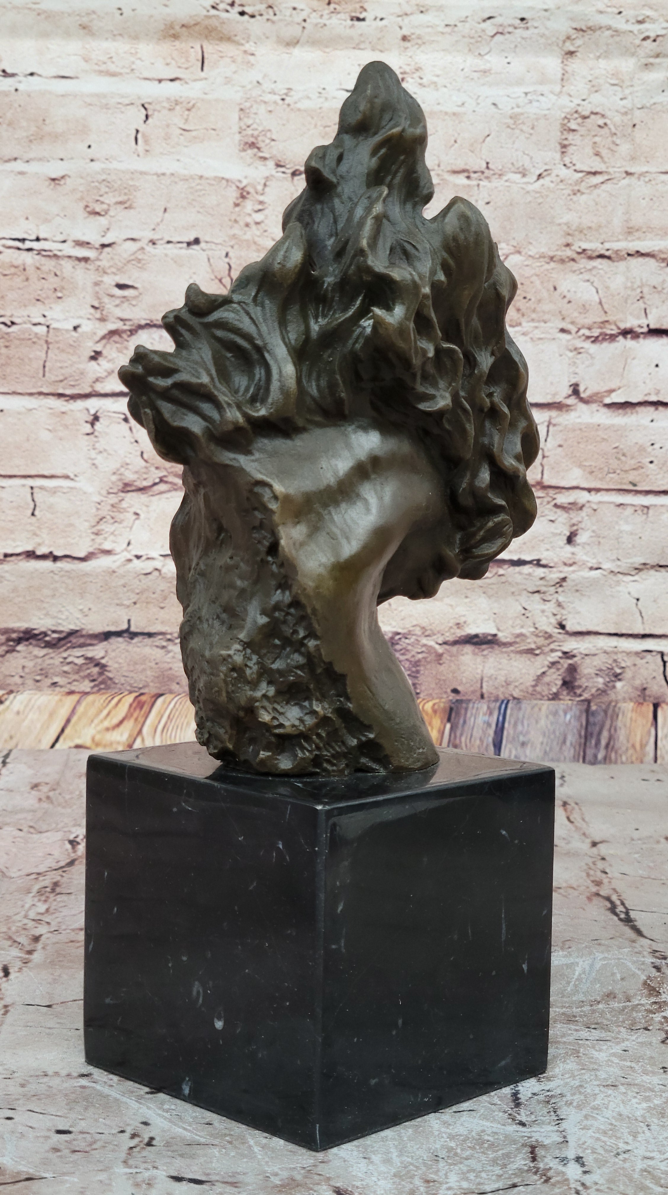 Bronze Horse Head Bust – Swirling Mane Sculpture on Marble Base