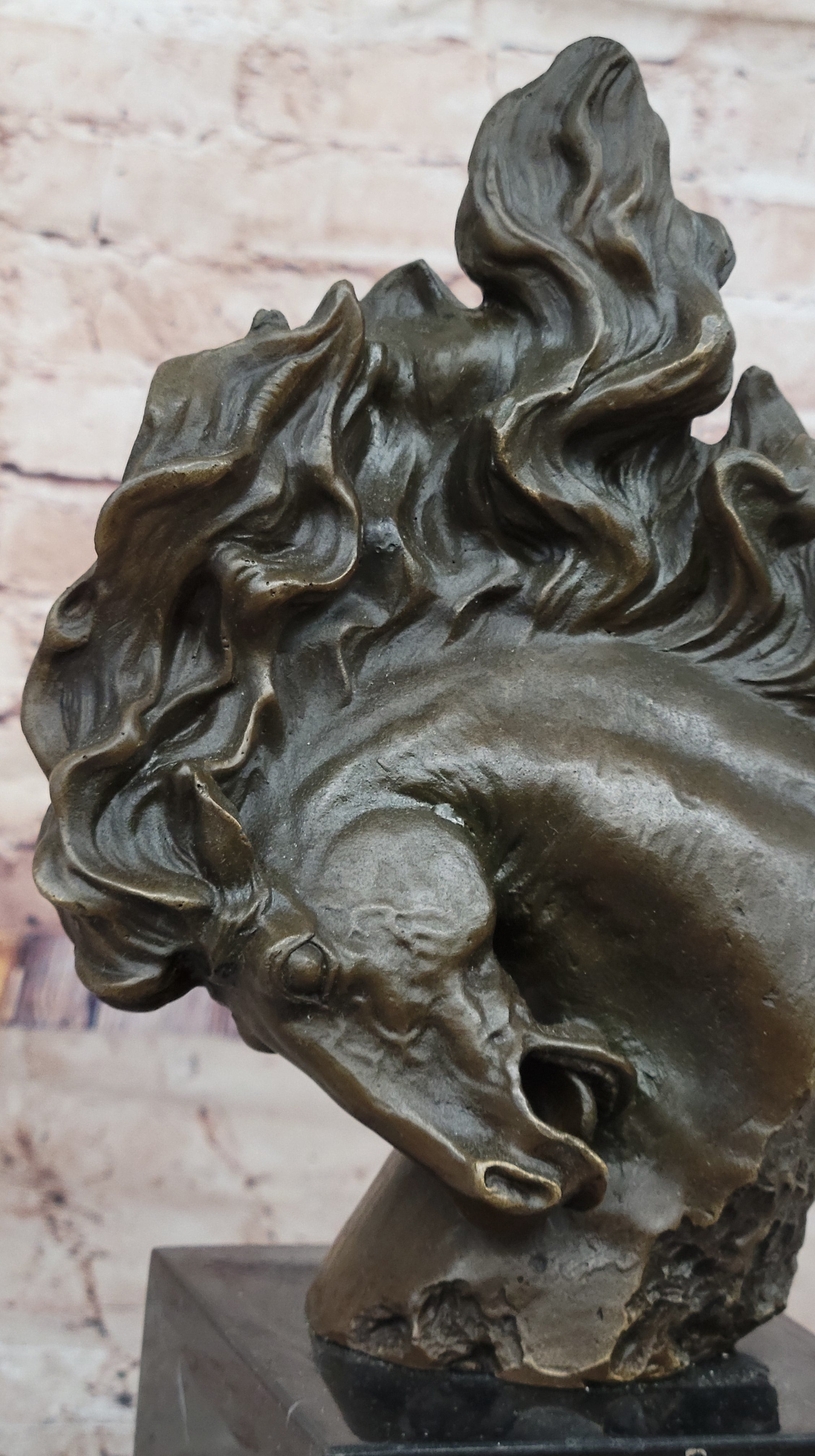 Bronze Horse Head Bust – Swirling Mane Sculpture on Marble Base