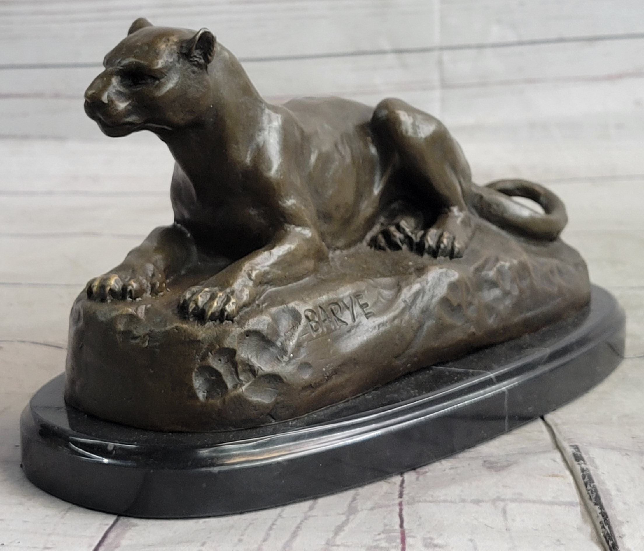 Hot Cast Bronze Cougar Puma Mountain Lion Resting Sculpture
