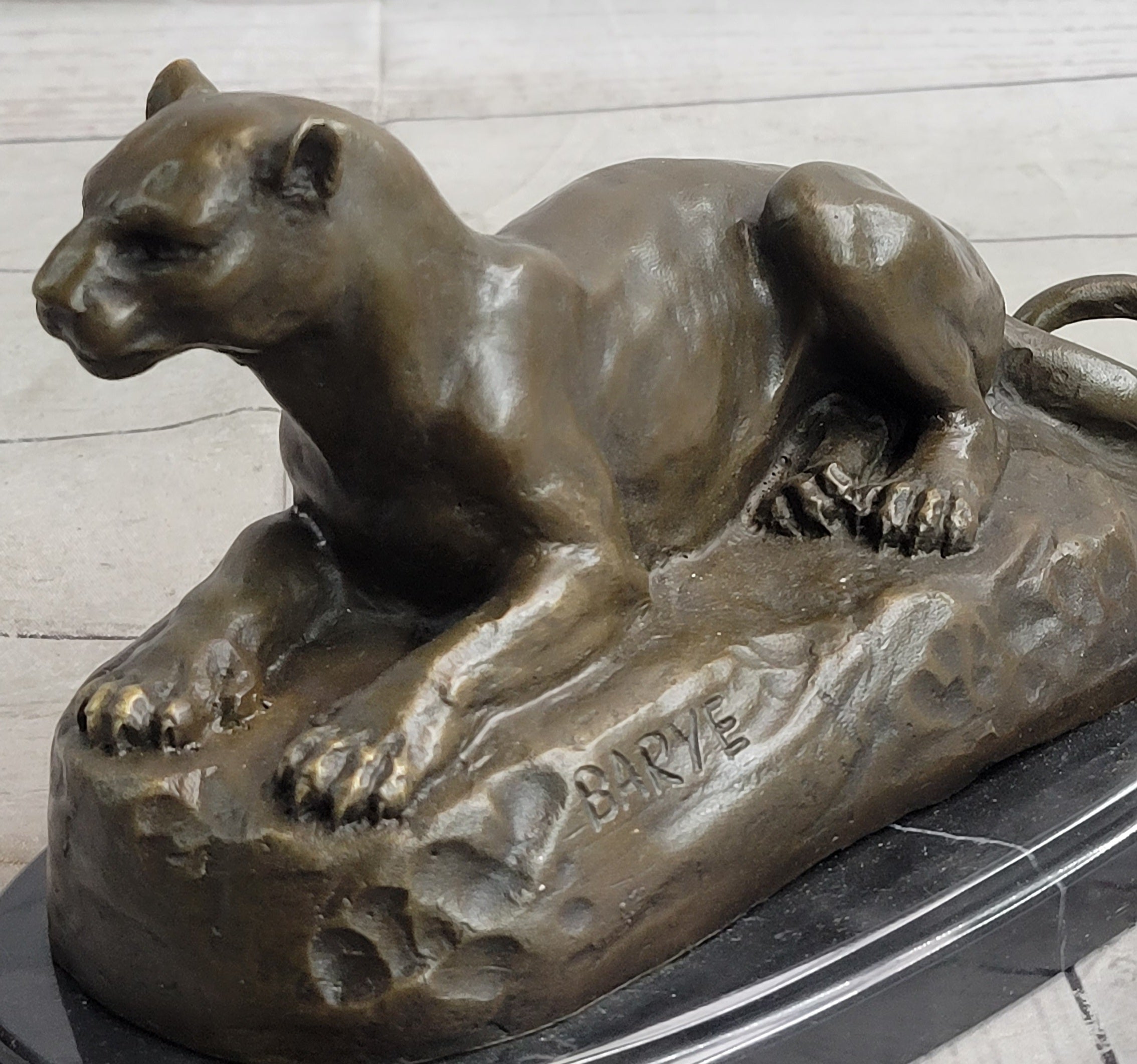 Hot Cast Bronze Cougar Puma Mountain Lion Resting Sculpture