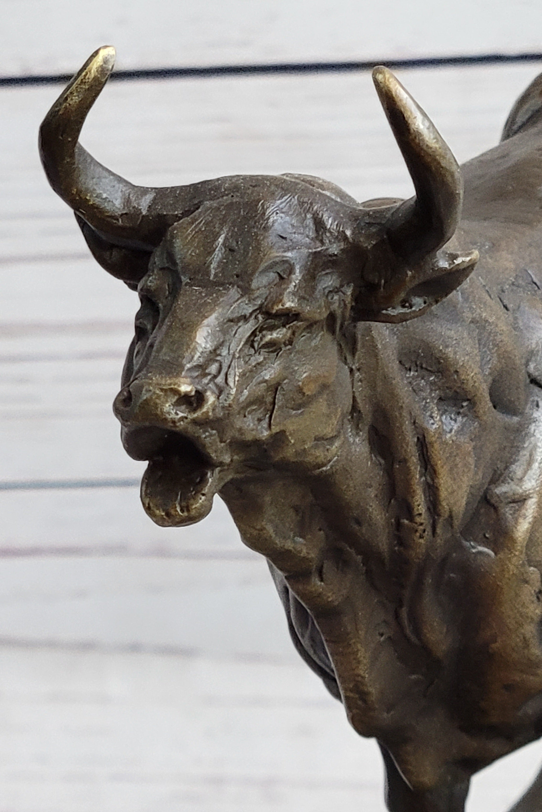 Hot Cast Bronze Bull Cattle Cow Sculpture on Marble Base
