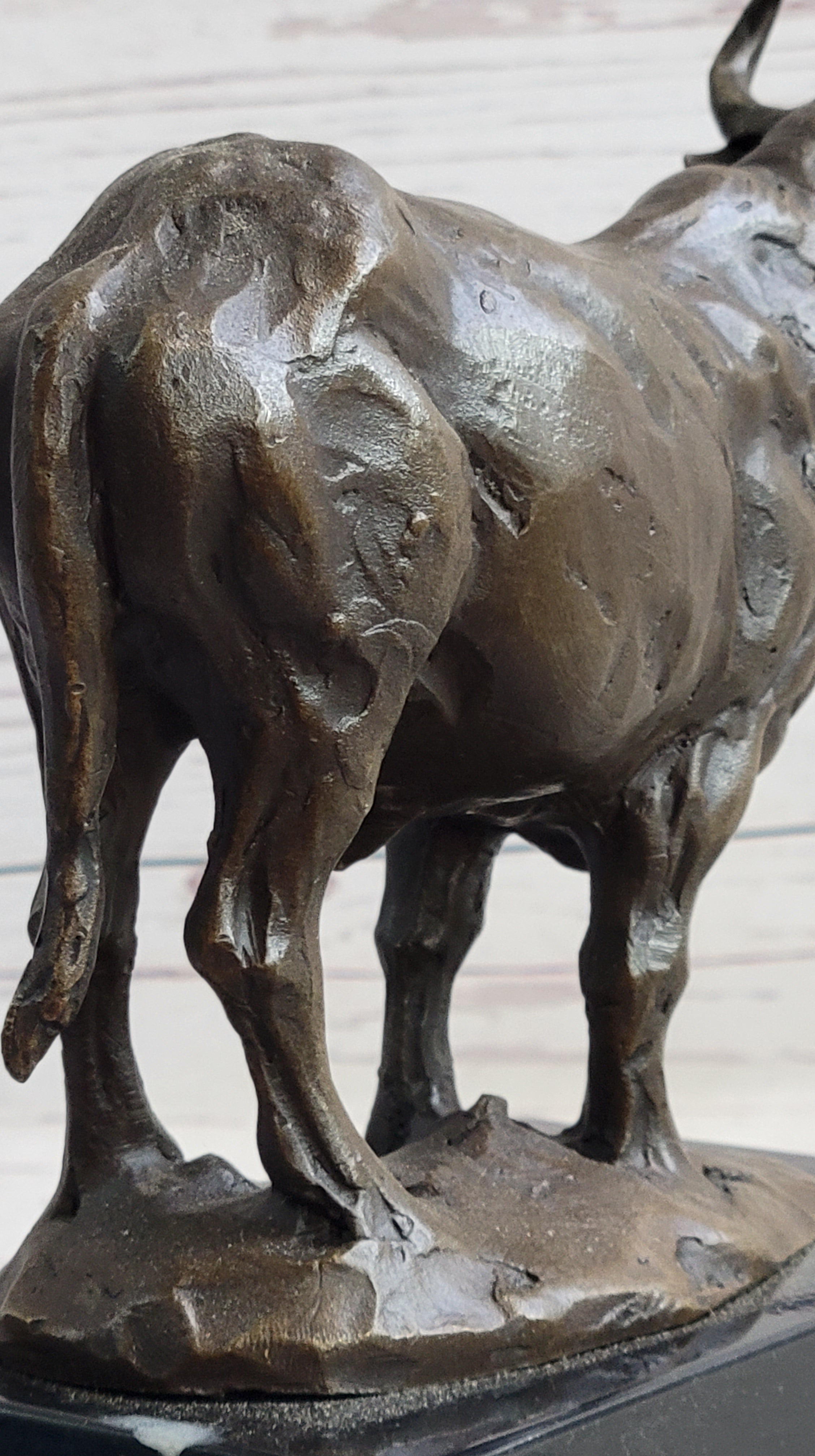 Hot Cast Bronze Bull Cattle Cow Sculpture on Marble Base