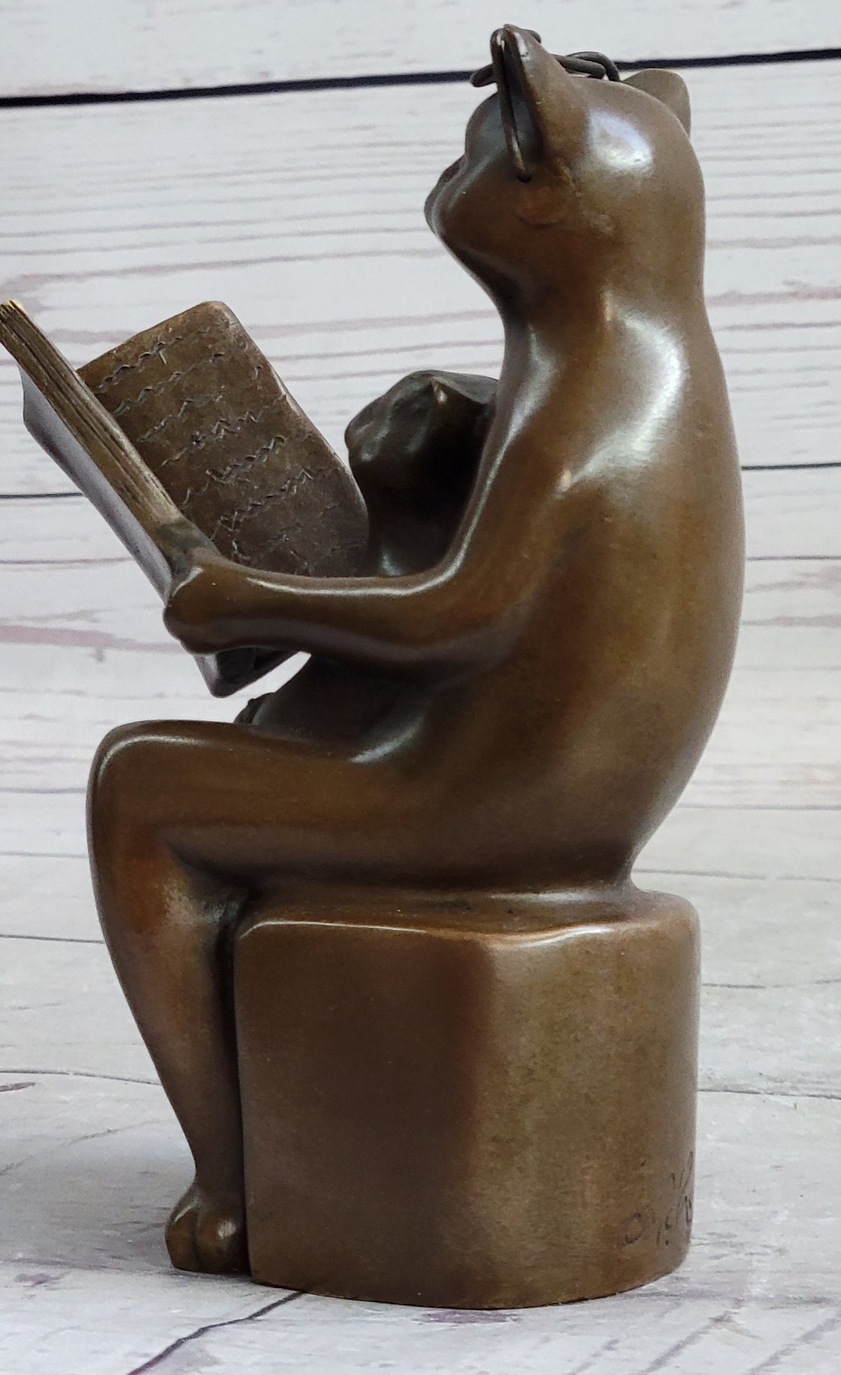 Charming Cat with Baby Telling Stories Bronze Sculpture