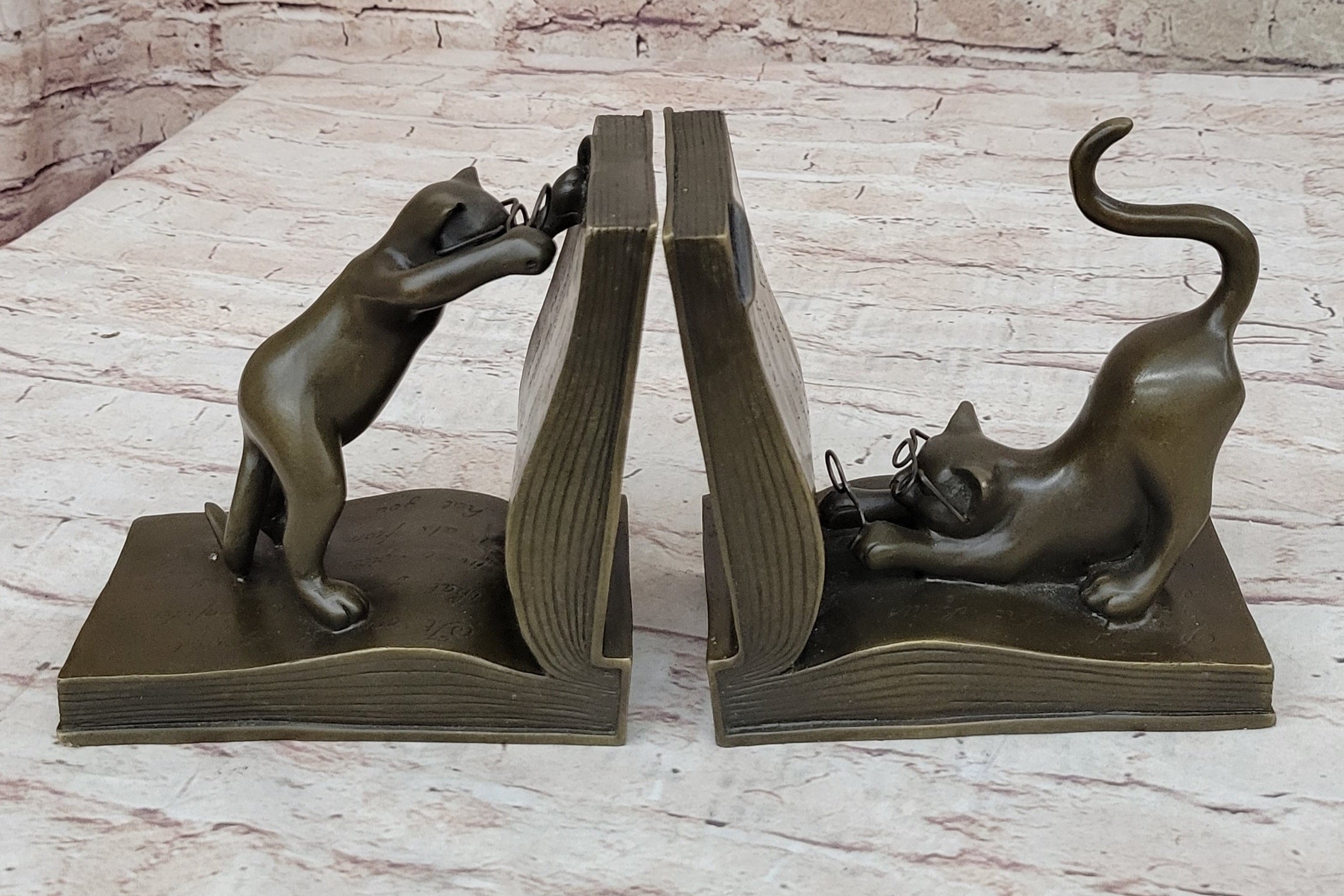 Playful Bronze Cat Bookends – Whimsical Feline Art