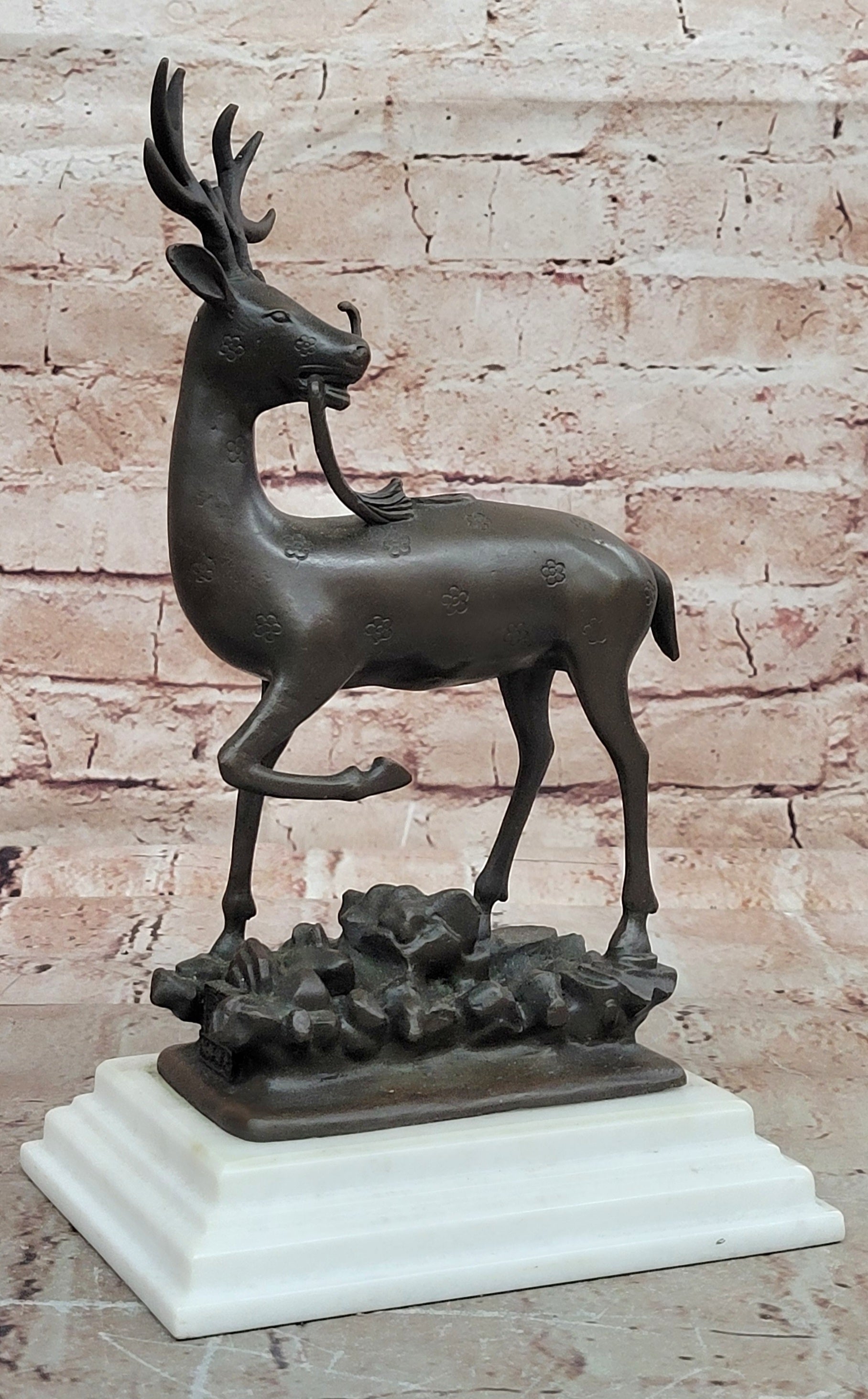 Collectible Figurines Bronze Deer Statues and Sculptures with Marble Base Animal