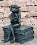 Bronze Frog Sculpture – Reading Frog with Glasses