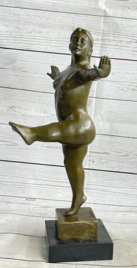 Fernando Botero Nude Girl Kicking Sculpture Modern Art 17" x 11"