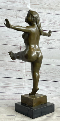 Fernando Botero Nude Girl Kicking Sculpture Modern Art 17" x 11"
