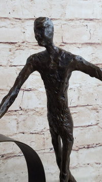 L'homme qui marche I - Alberto Giacometti - Large Bronze