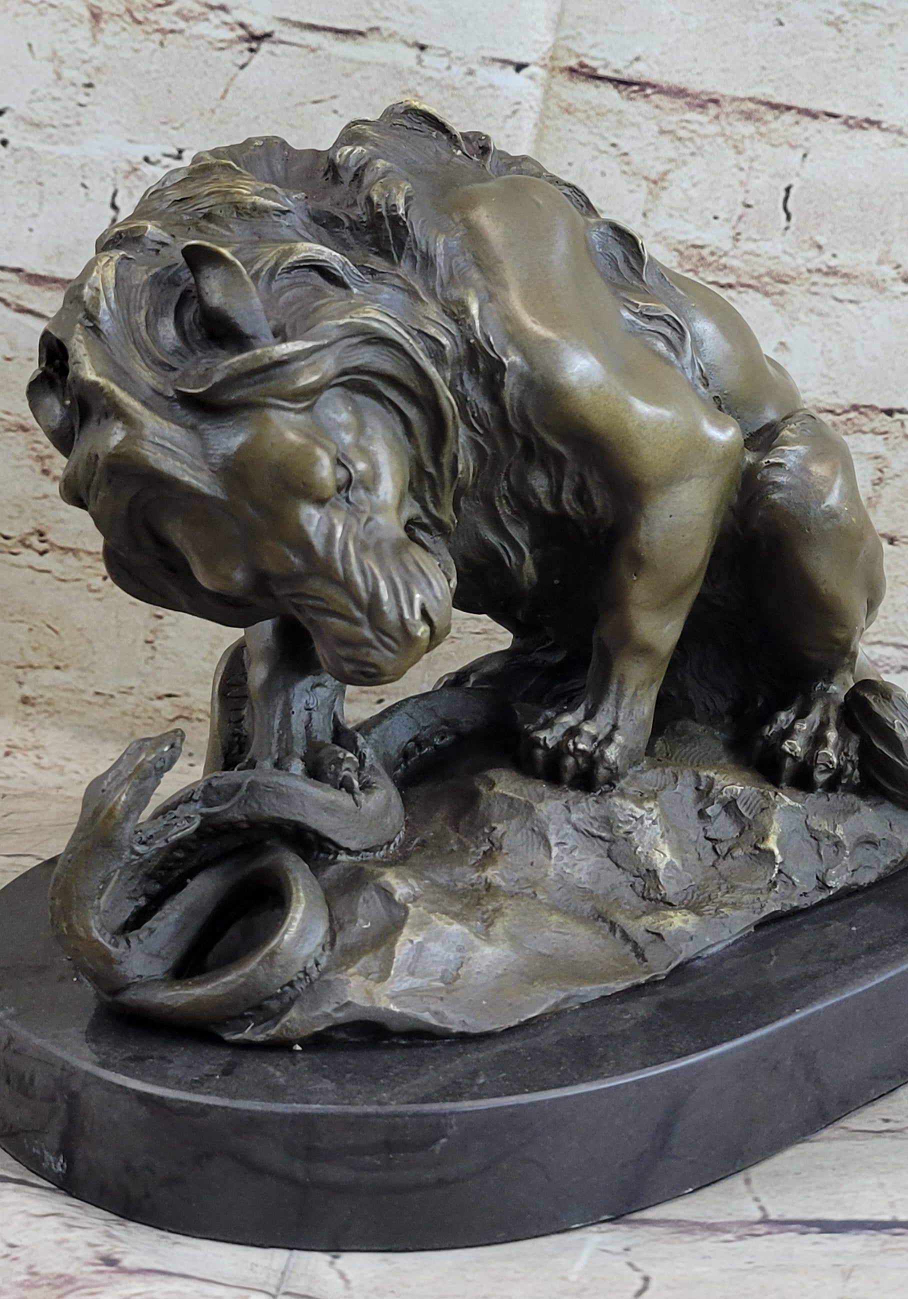 Hot Cast Bronze Sculpture Lion vs Snake Serpent Sale