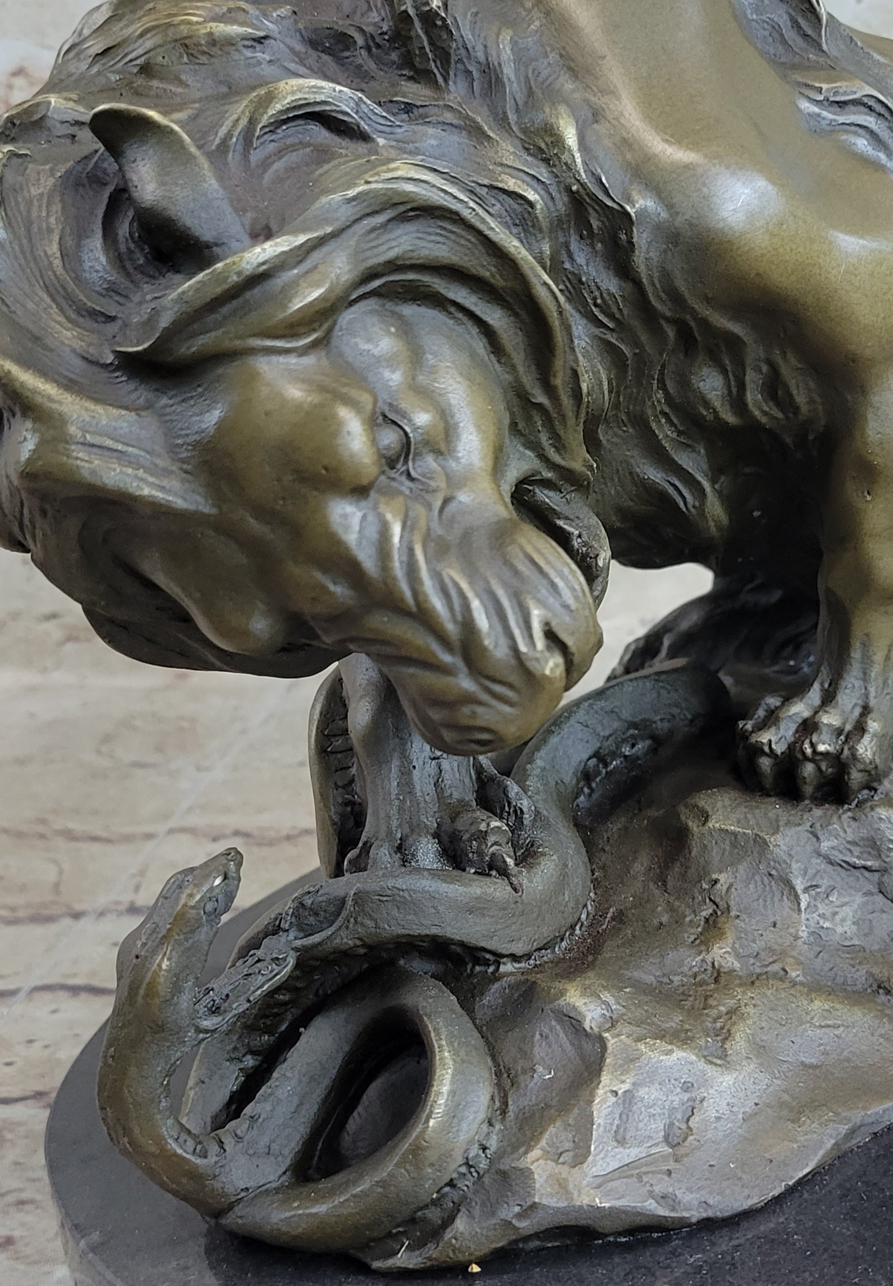 Hot Cast Bronze Sculpture Lion vs Snake Serpent Sale
