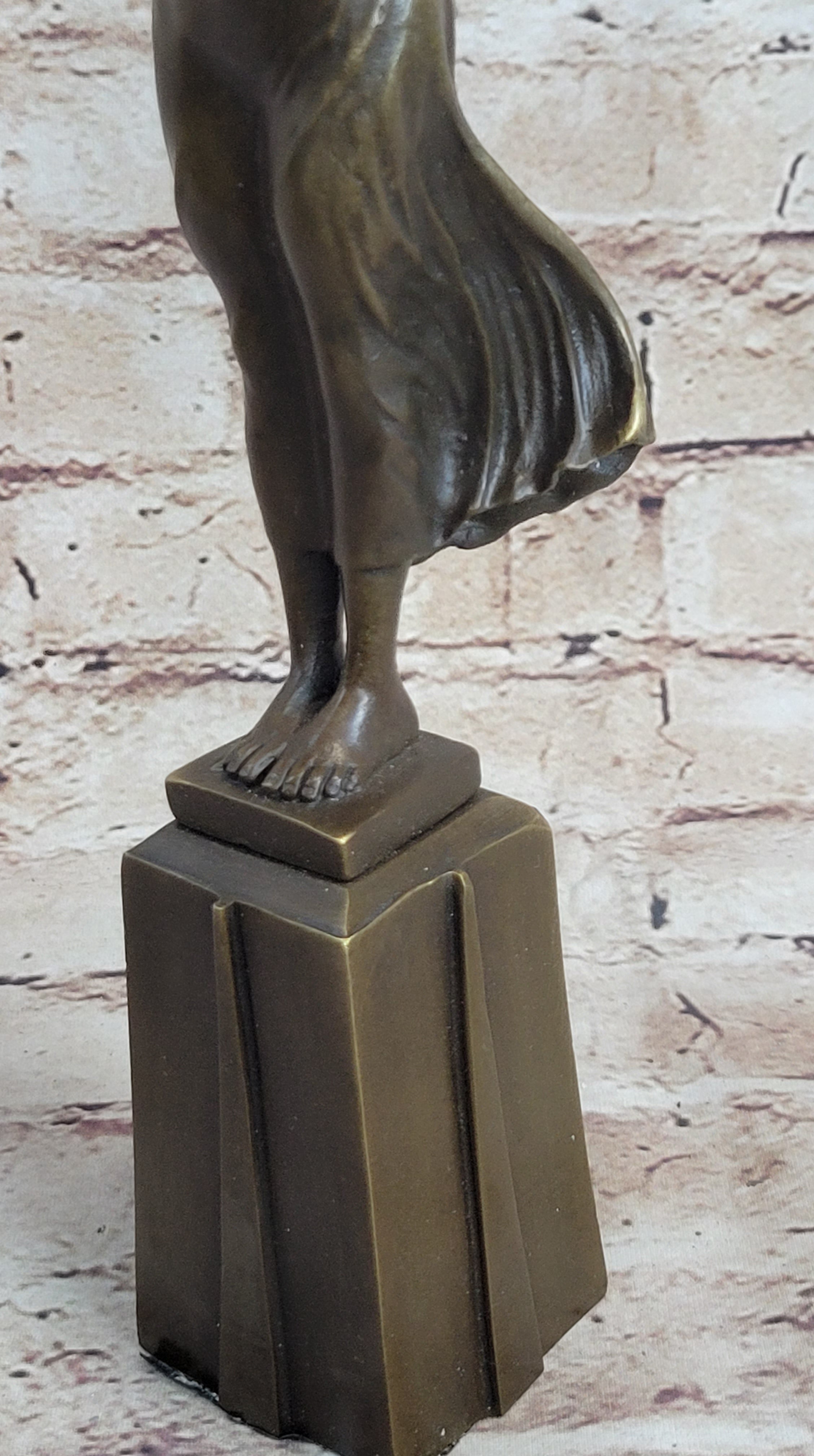 Greek Roman Art Woman Holding Laurels Wreath Crown Bronze Figure