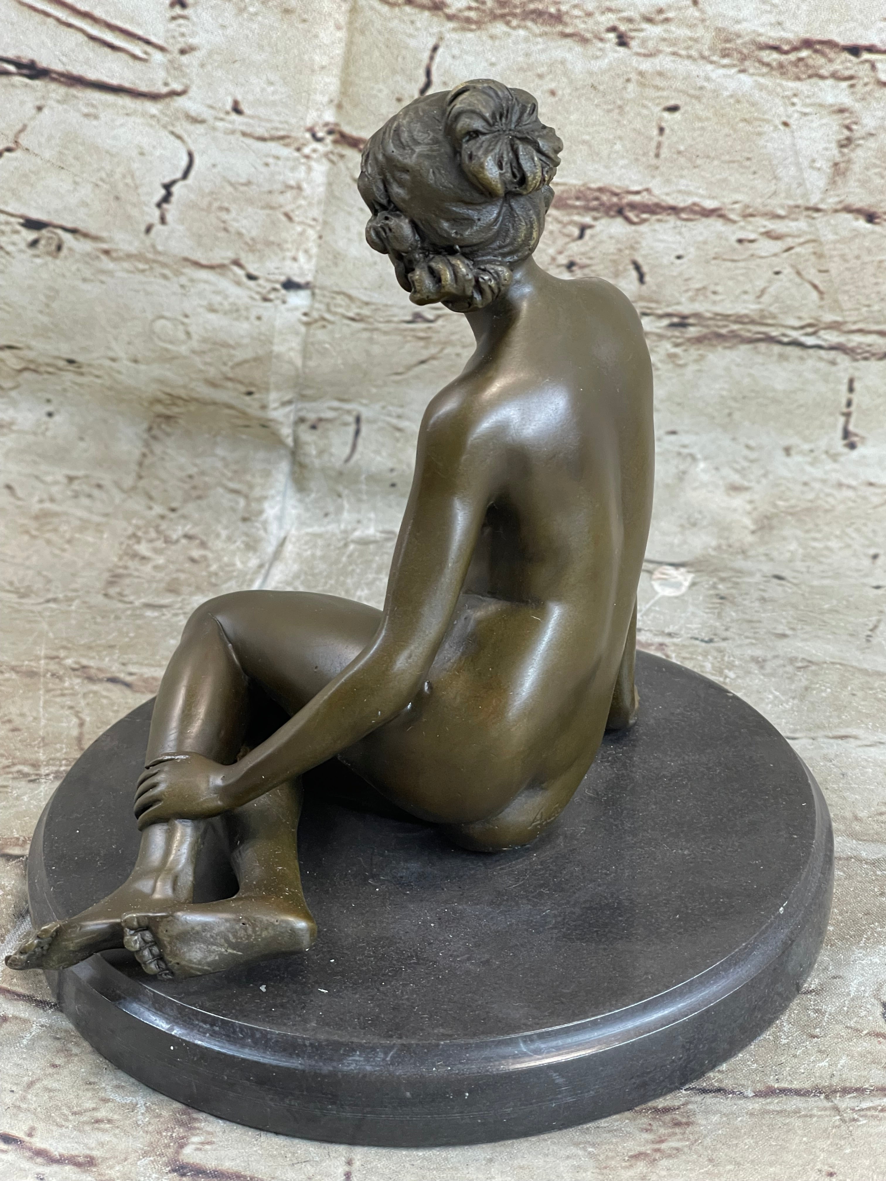 BRONZE STATUE OF YOUNG NUDE GIRL IN THOUGHT SCULPTURE FIGURINE