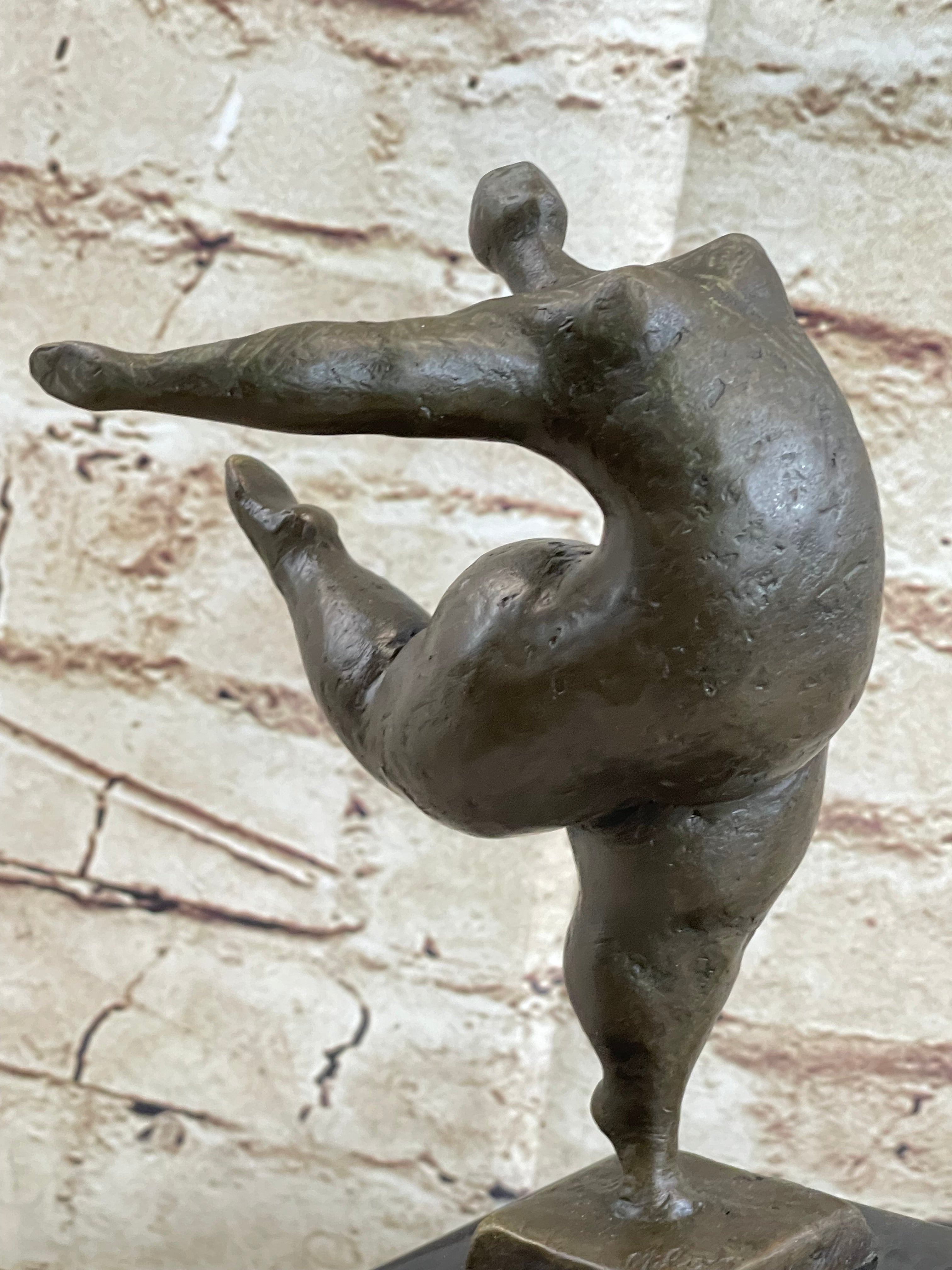 Hot Cast Bronze Fertility Dancer Nude Female Figure Curvy Body Sculpture Statue