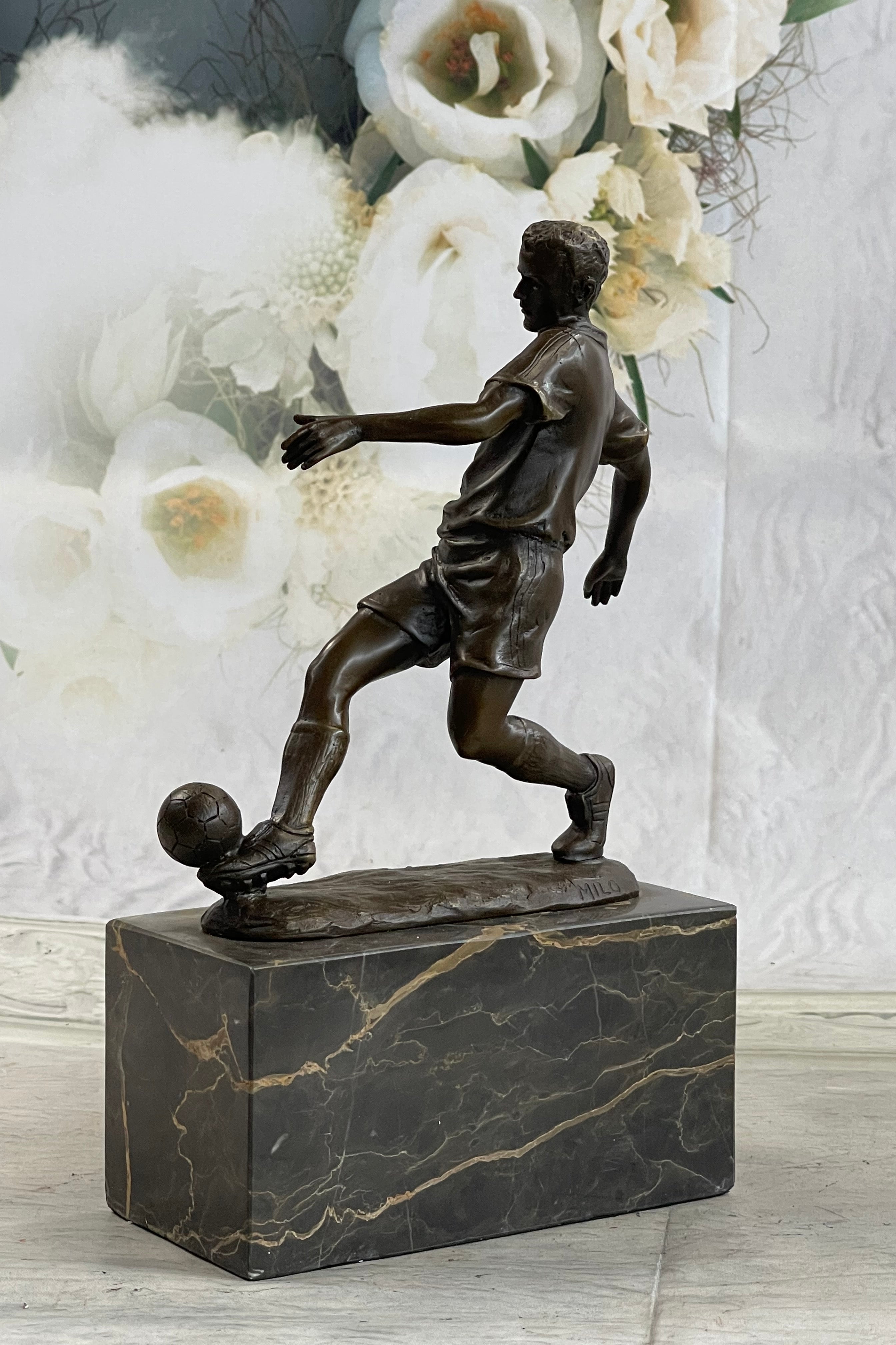 European Football Player Bronze Figure Soccer Ball Hot Cast D