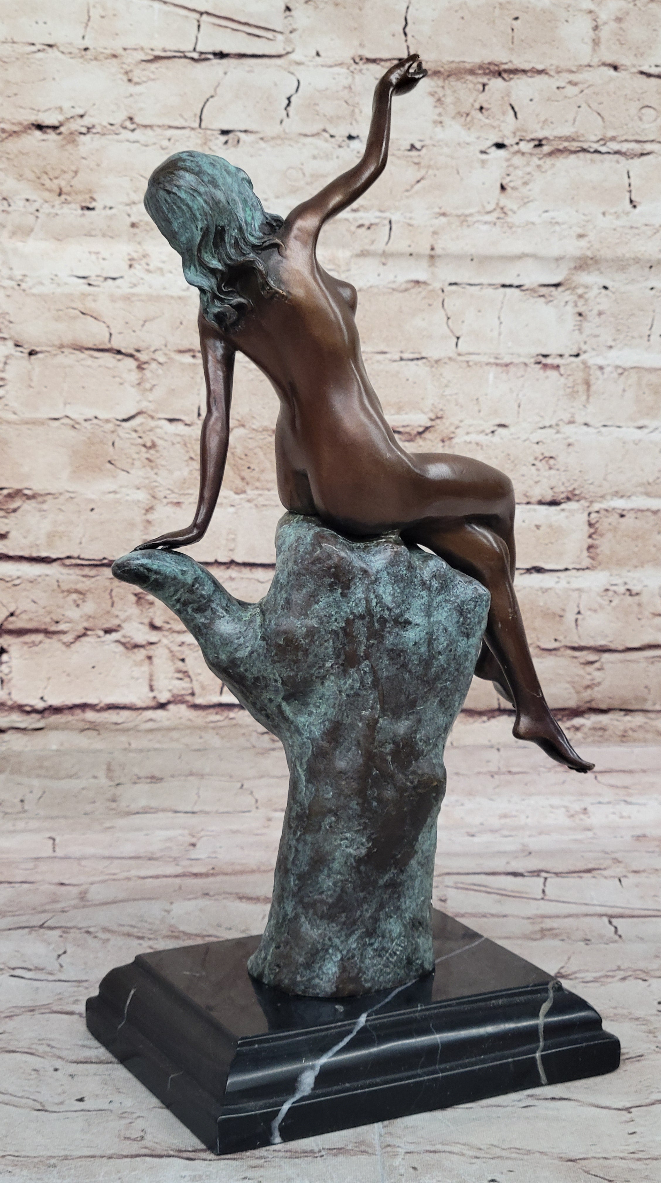 Abstract Modern Art Nude Female Sitting on Hand Bronze Sculpture Figure Figurine