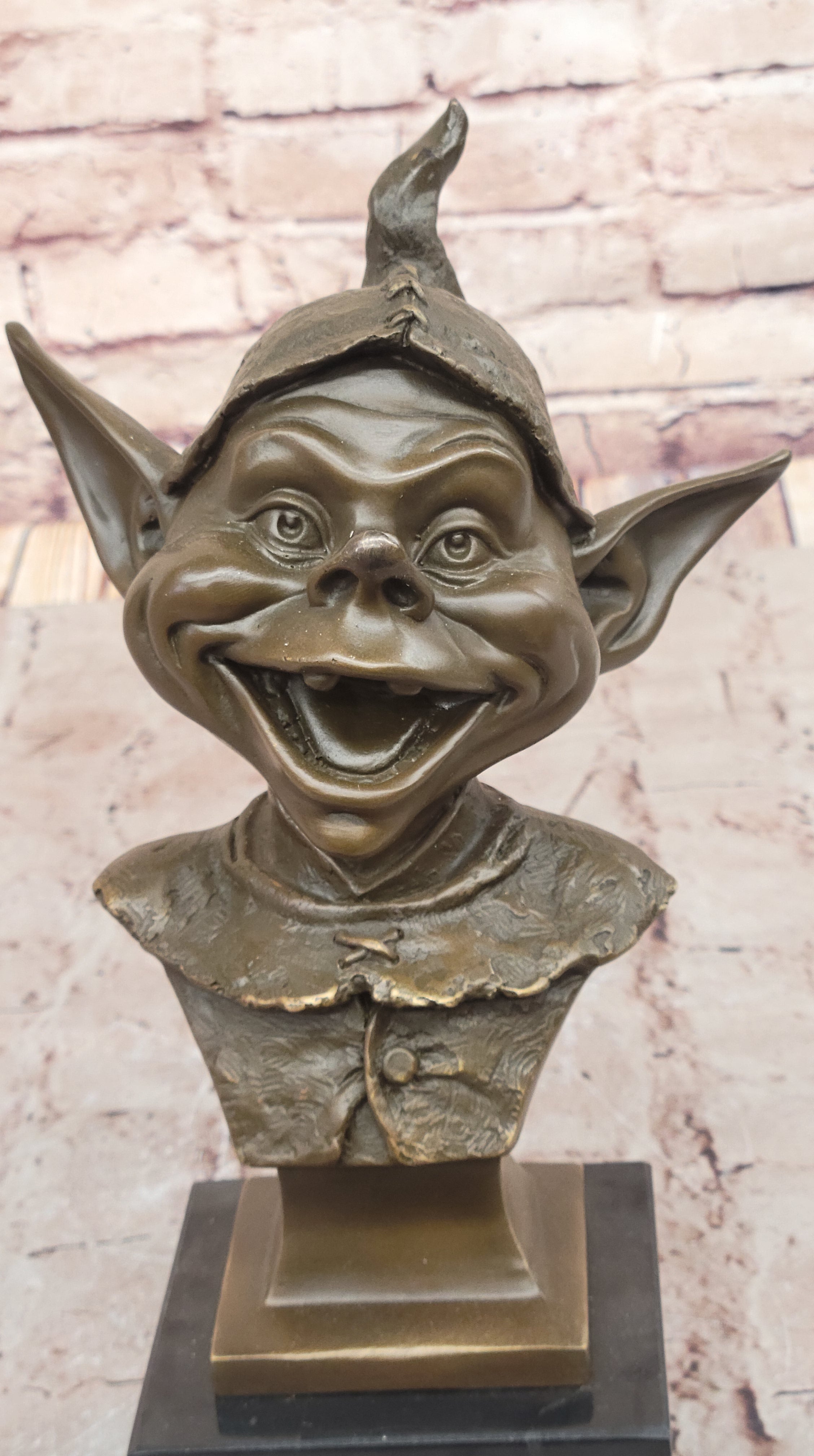 Bronze Goblin Bust – Playful Fantasy on Marble Base