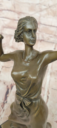 Luxurious Bronze Sculpture Female Archer Diana the Huntress Figurine Statue