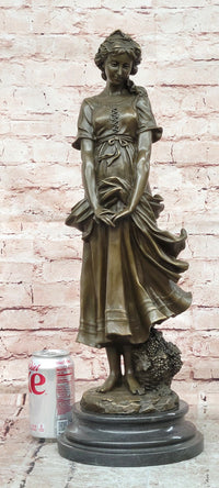 Hand Made juno Classical Woman Harvesting Grapes Bronze Sculpture Statue