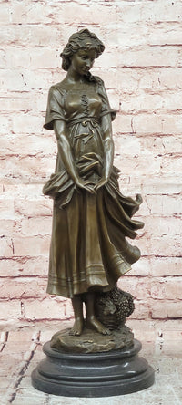 Hand Made juno Classical Woman Harvesting Grapes Bronze Sculpture Statue