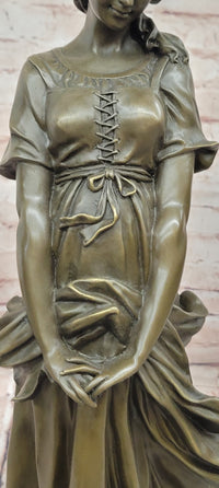 Hand Made juno Classical Woman Harvesting Grapes Bronze Sculpture Statue
