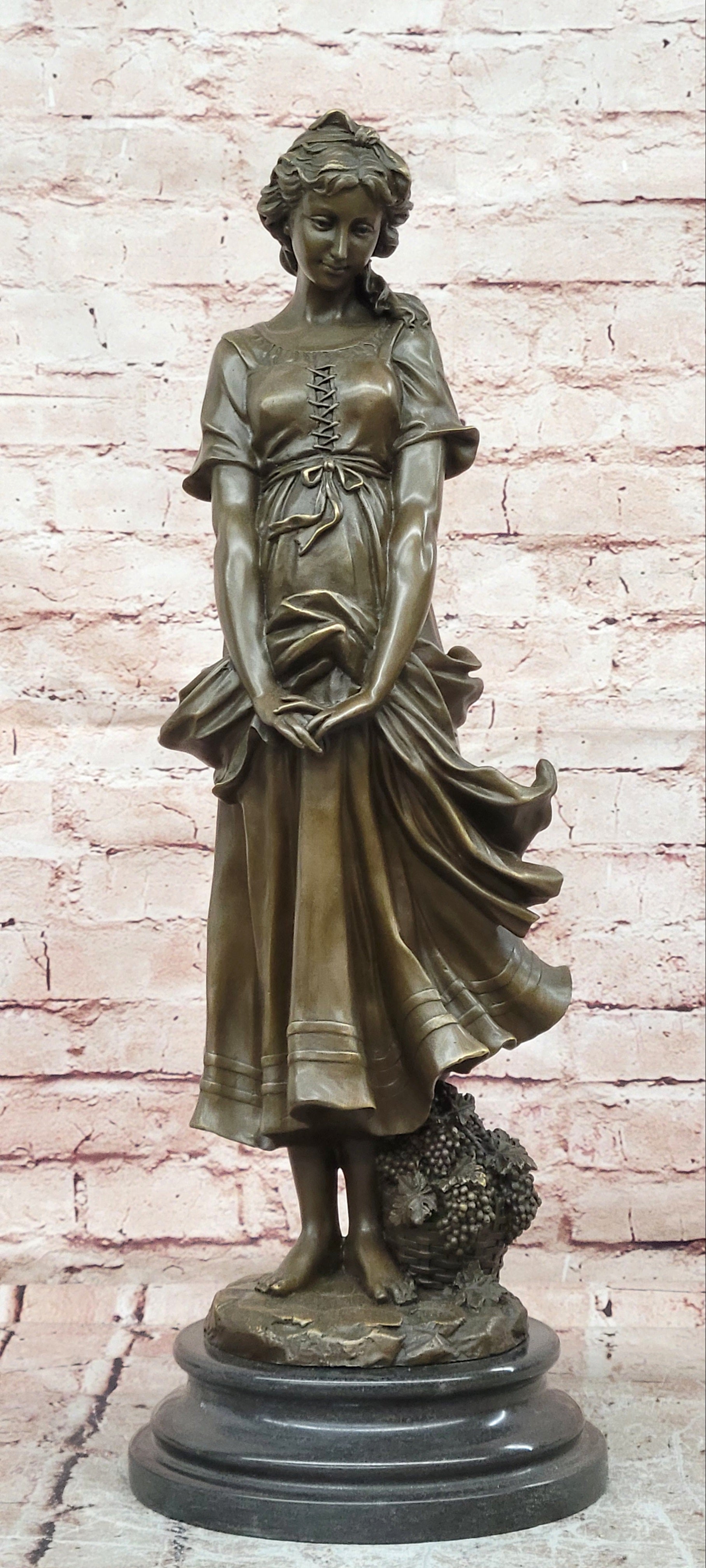 Hand Made juno Classical Woman Harvesting Grapes Bronze Sculpture Statue