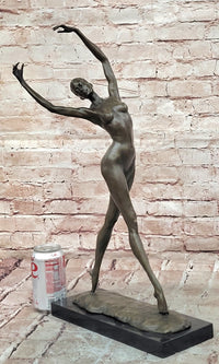 Luxury Bronze Sculpture of a Dancer in Perfect Motion Singed Cesaro Figurine
