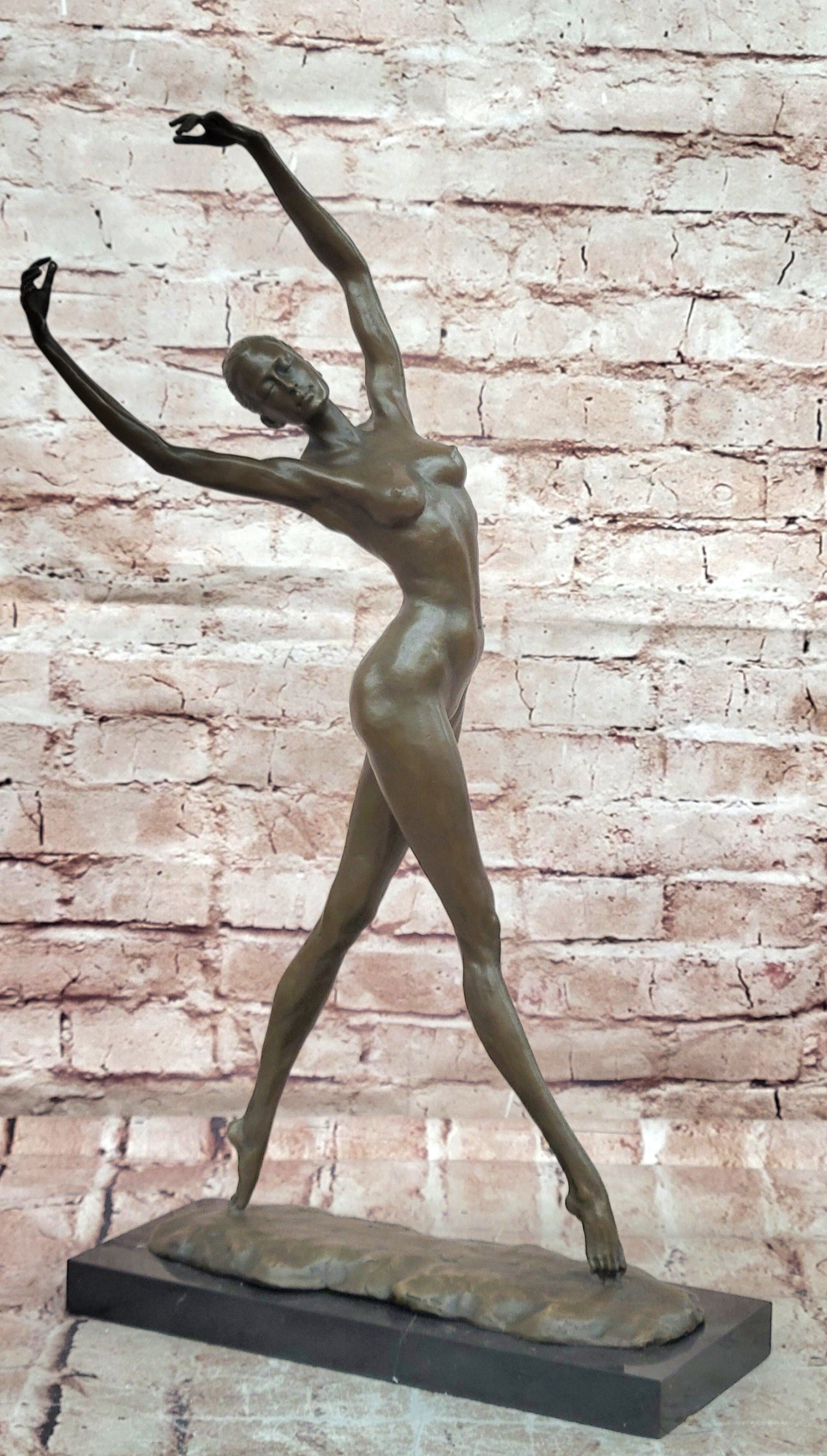 Luxury Bronze Sculpture of a Dancer in Perfect Motion Singed Cesaro Figurine