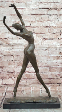 Luxury Bronze Sculpture of a Dancer in Perfect Motion Singed Cesaro Figurine