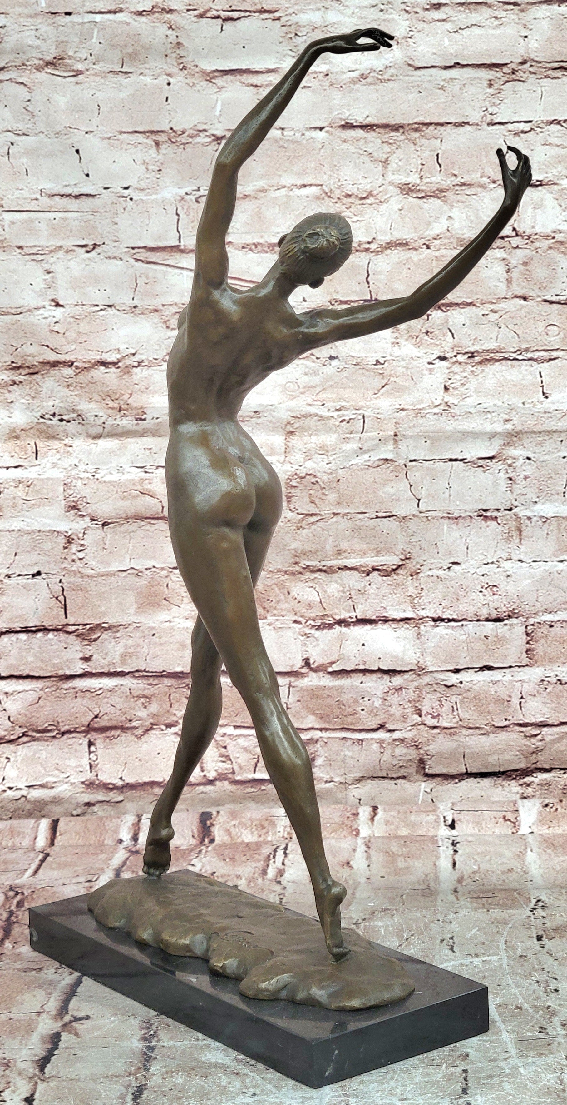Luxury Bronze Sculpture of a Dancer in Perfect Motion Singed Cesaro Figurine