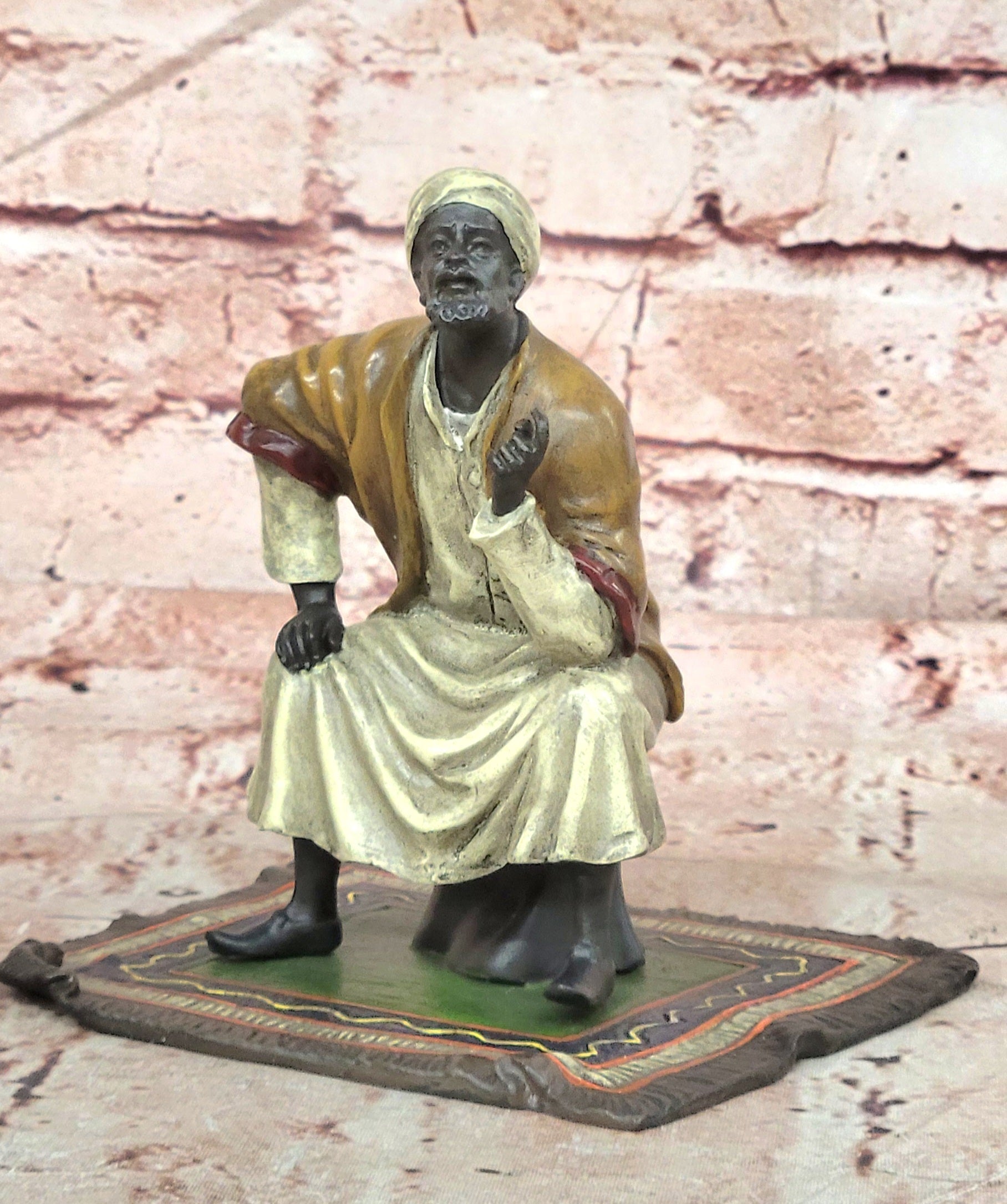 FRANZ BERGMAN GENUINE BRONZE SCULPTURE OF AN ORIENTAL MERCHANT ON CARPET COLLECTIBLE ART