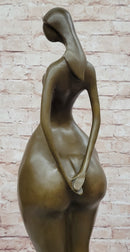 Abstract Bronze Female Sculpture – Modern Nude Woman on Marble Base