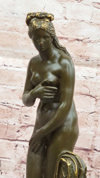 Bronze Sculpture of Venus – Classical Nude Female Figure on Marble Base