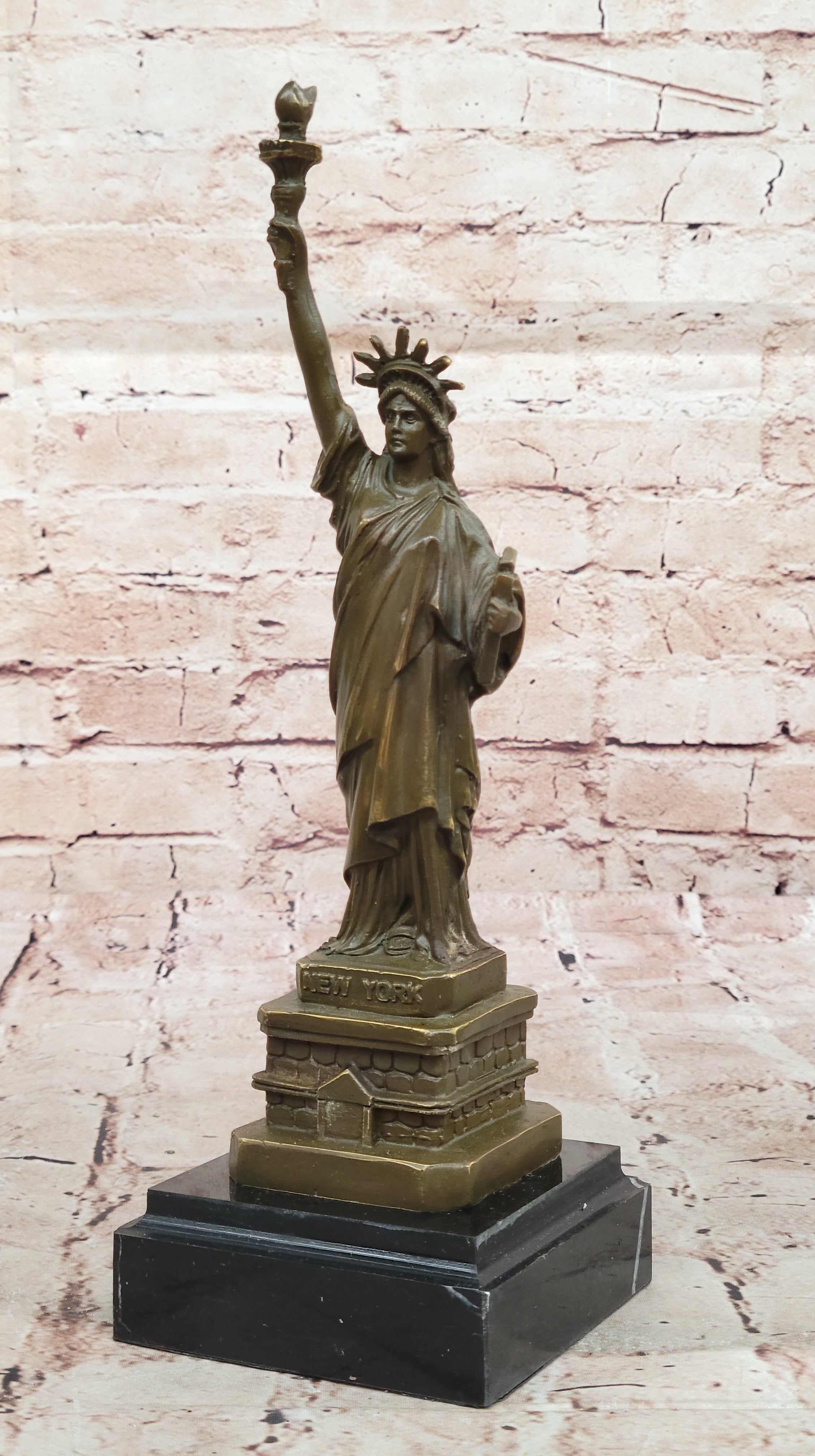 Statue of Liberty Bronze Sculpture – New York Souvenir