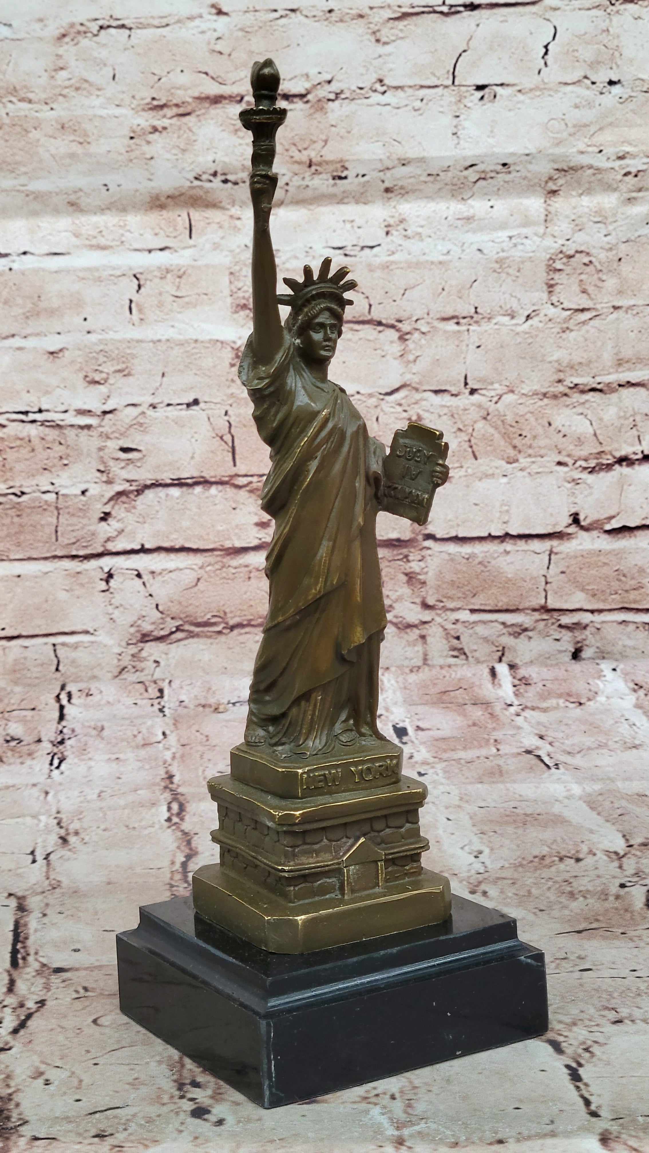 Statue of Liberty Bronze Sculpture – New York Souvenir