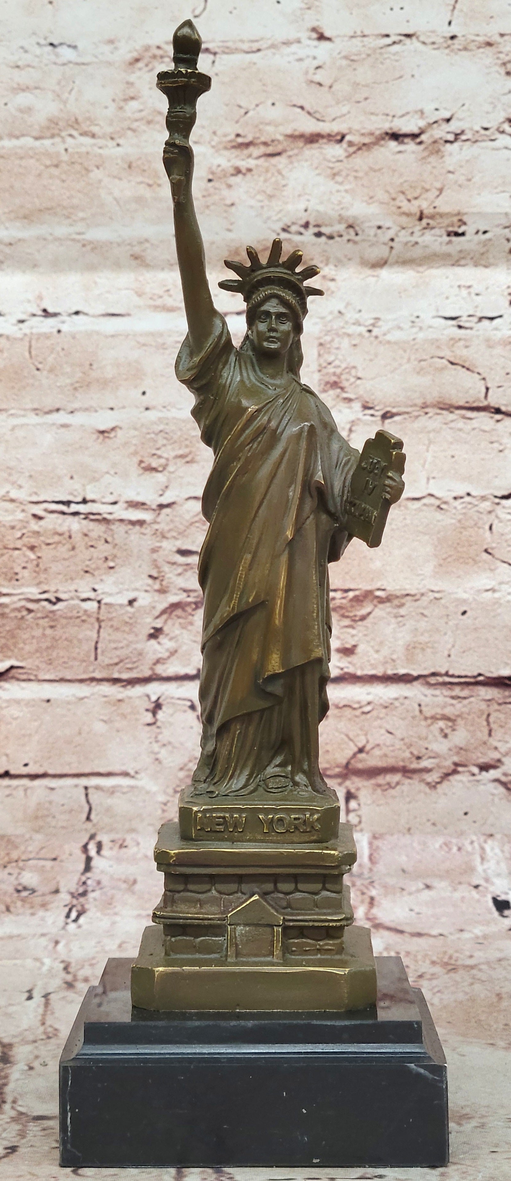 Statue of Liberty Bronze Sculpture – New York Souvenir