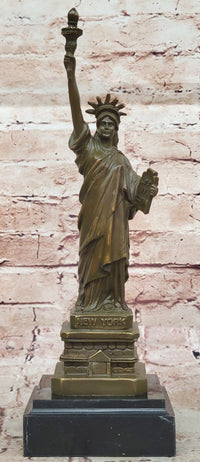 Statue of Liberty Bronze Sculpture – New York Souvenir