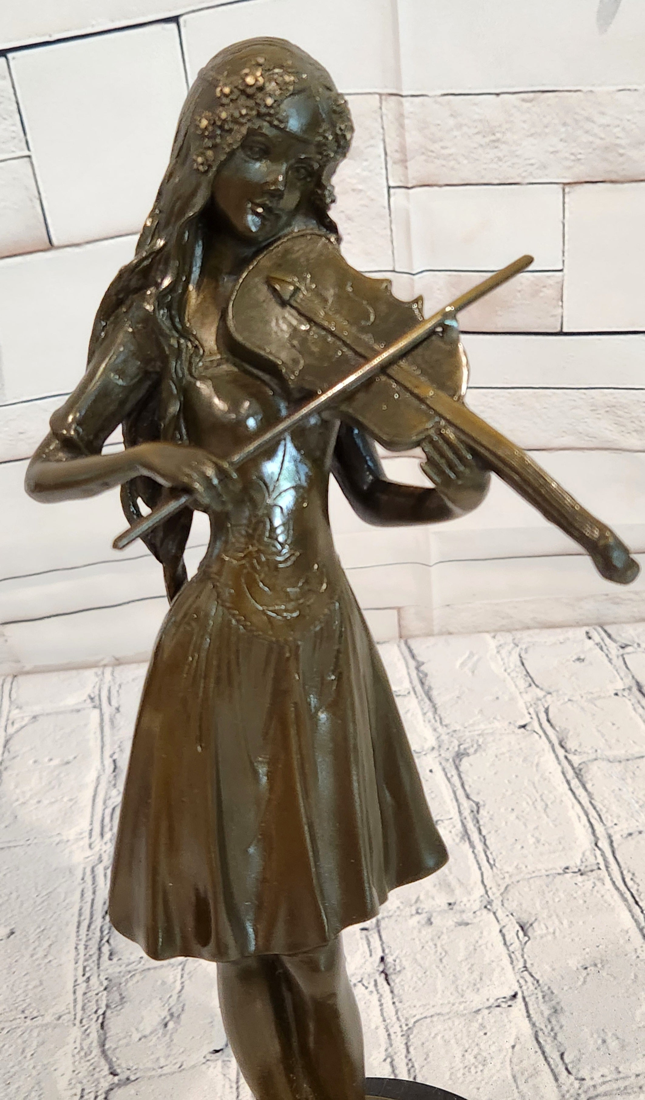 Lady Playing Violon by french Artist Jean Patoue Bronze Sculpture Statue Decor