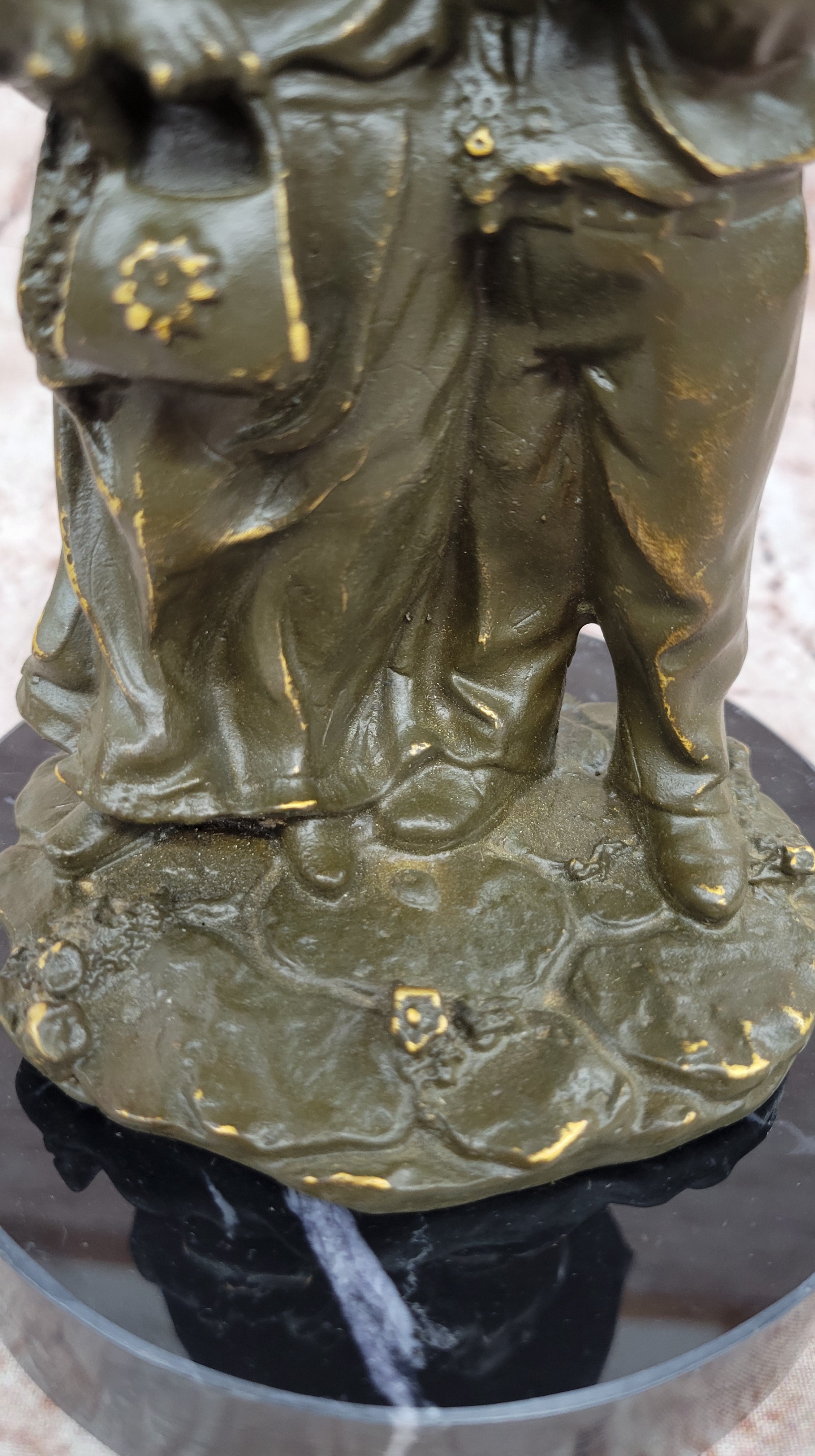 Bronze Elderly Couple Sculpture – Holding Umbrella