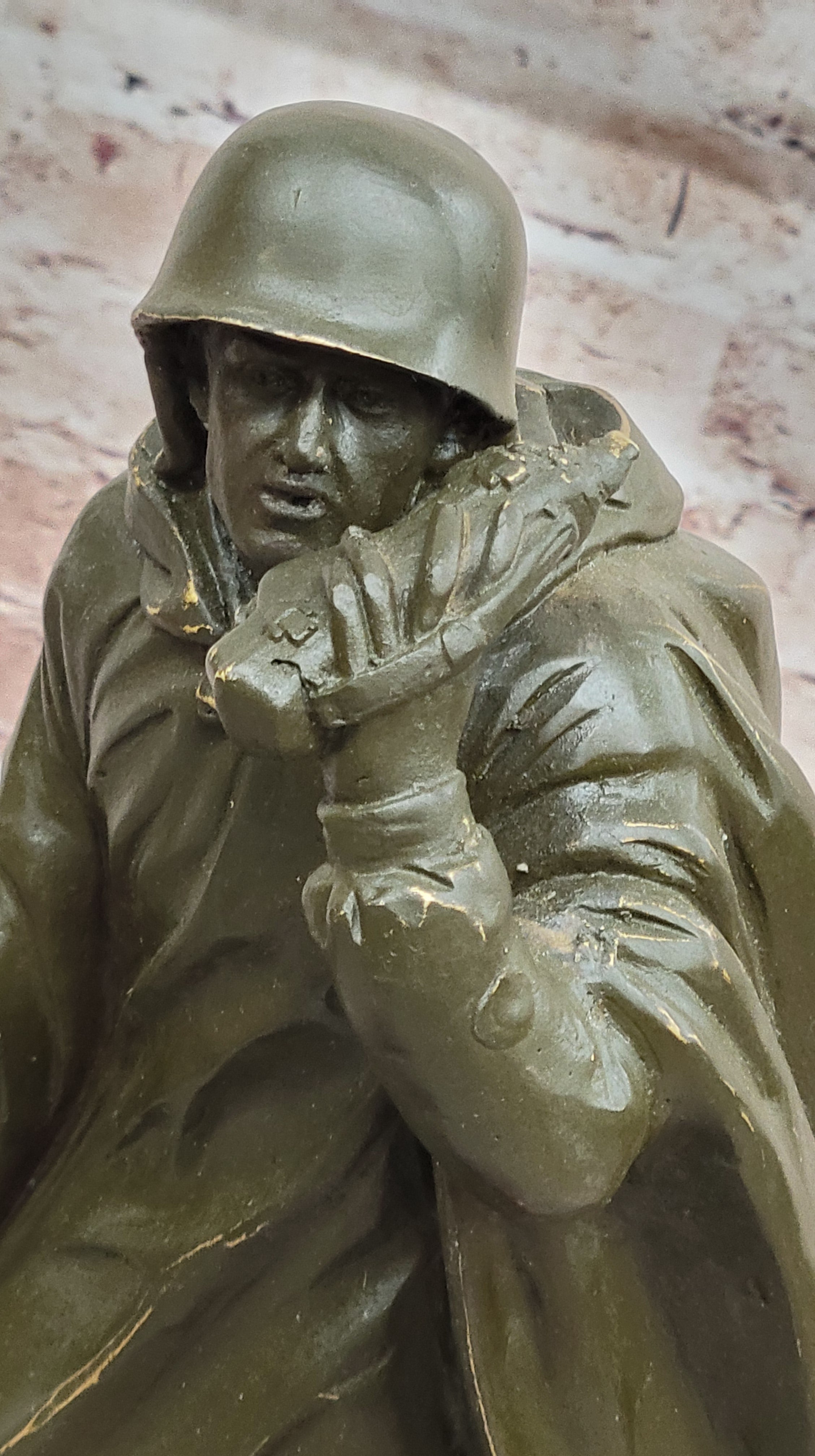 Bronze WWII Radio Operator Soldier – Military Tribute