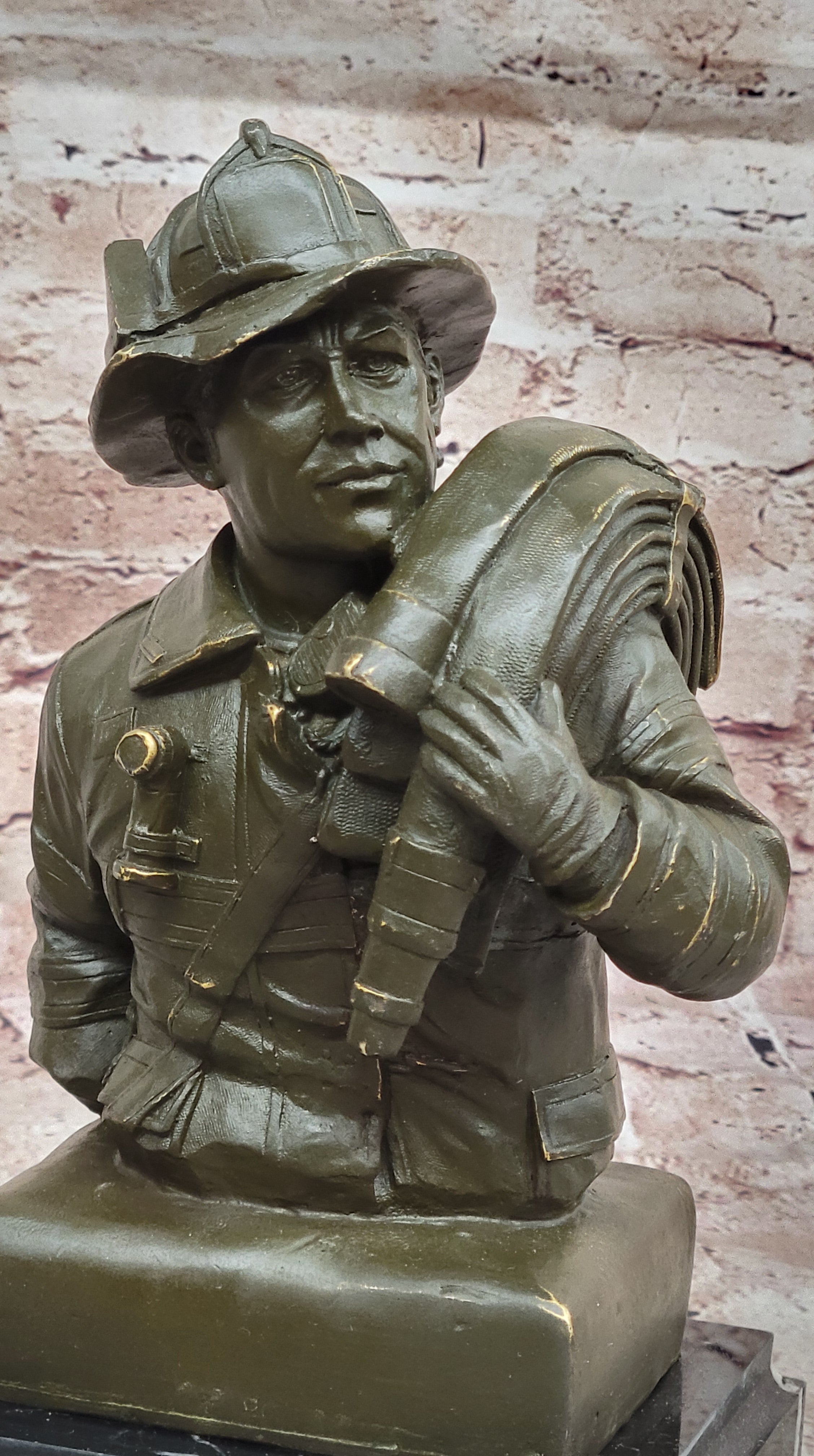 Bronze Firefighter Bust – Heroic Tribute