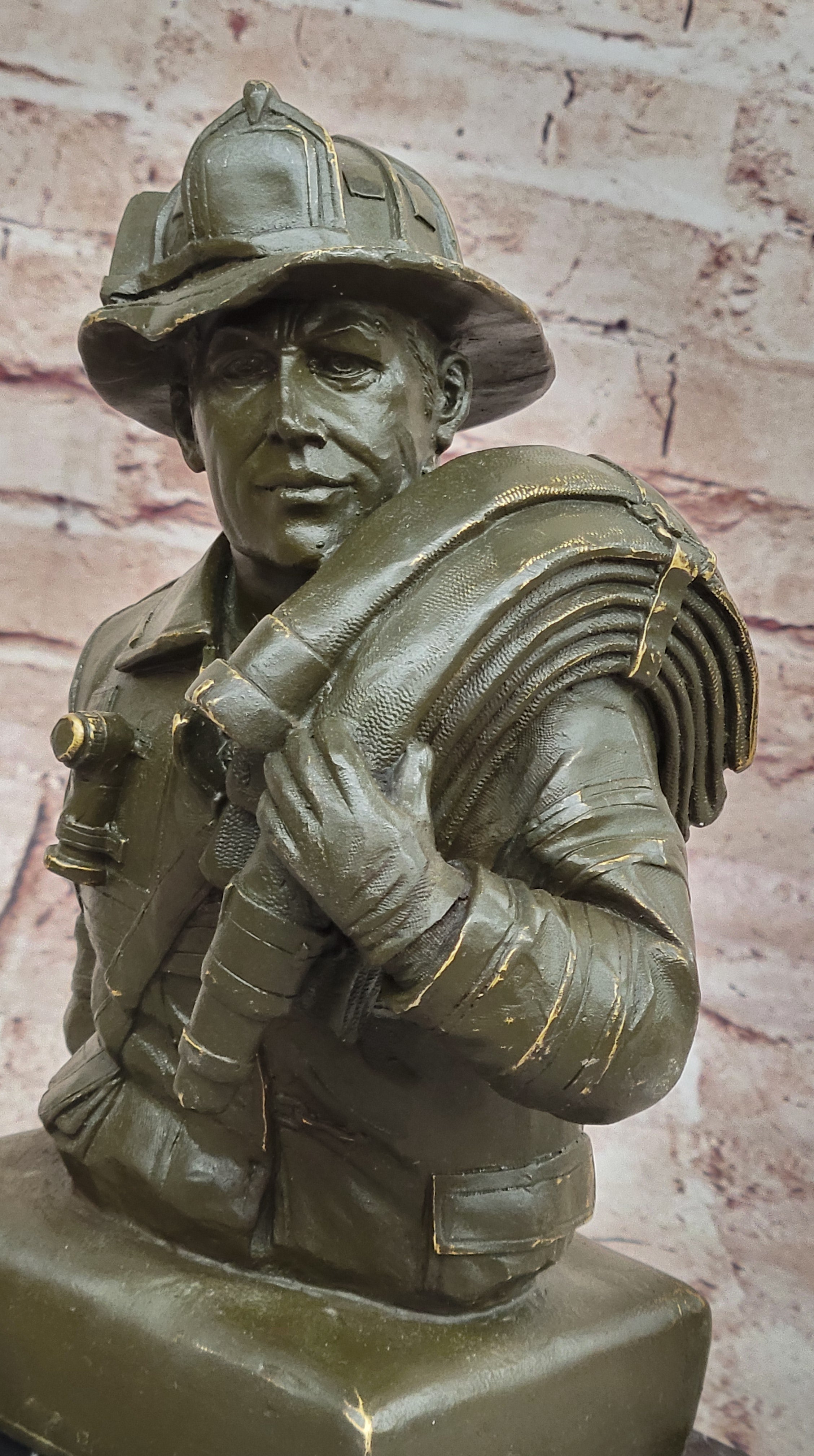 Bronze Firefighter Bust – Heroic Tribute